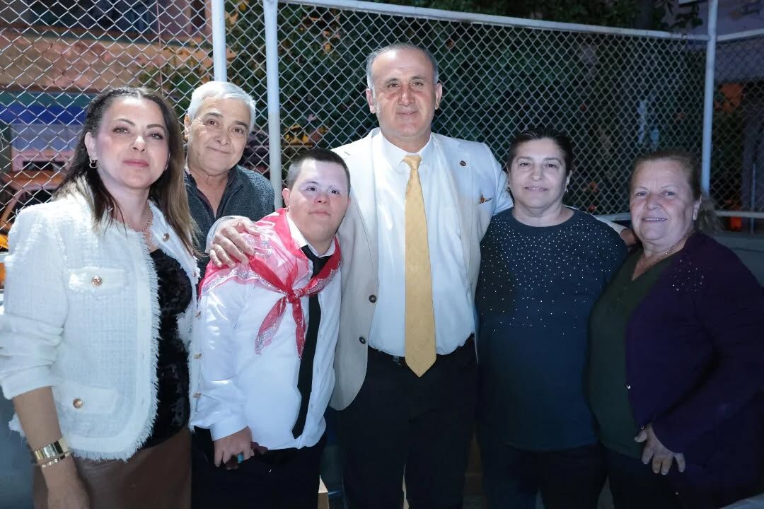Down Sendromlu Halil Ibrahimi Duygulandiran Eglence Annesine 660849 118D35