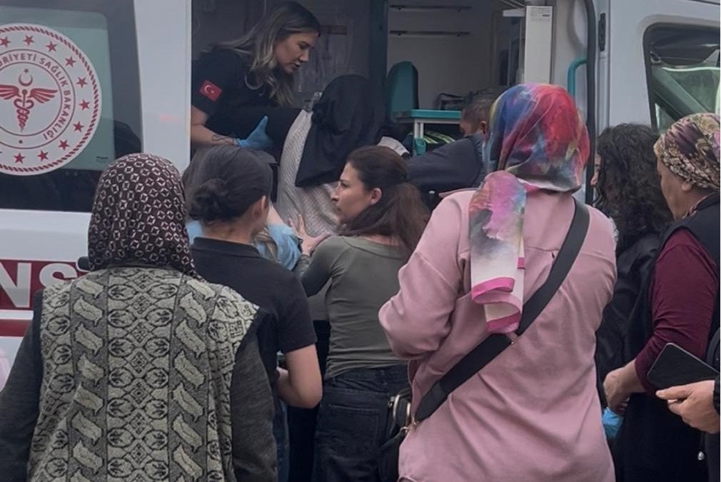 Dumanlari Goren Yasli Kadin Fenalasti 1777734006853 369160