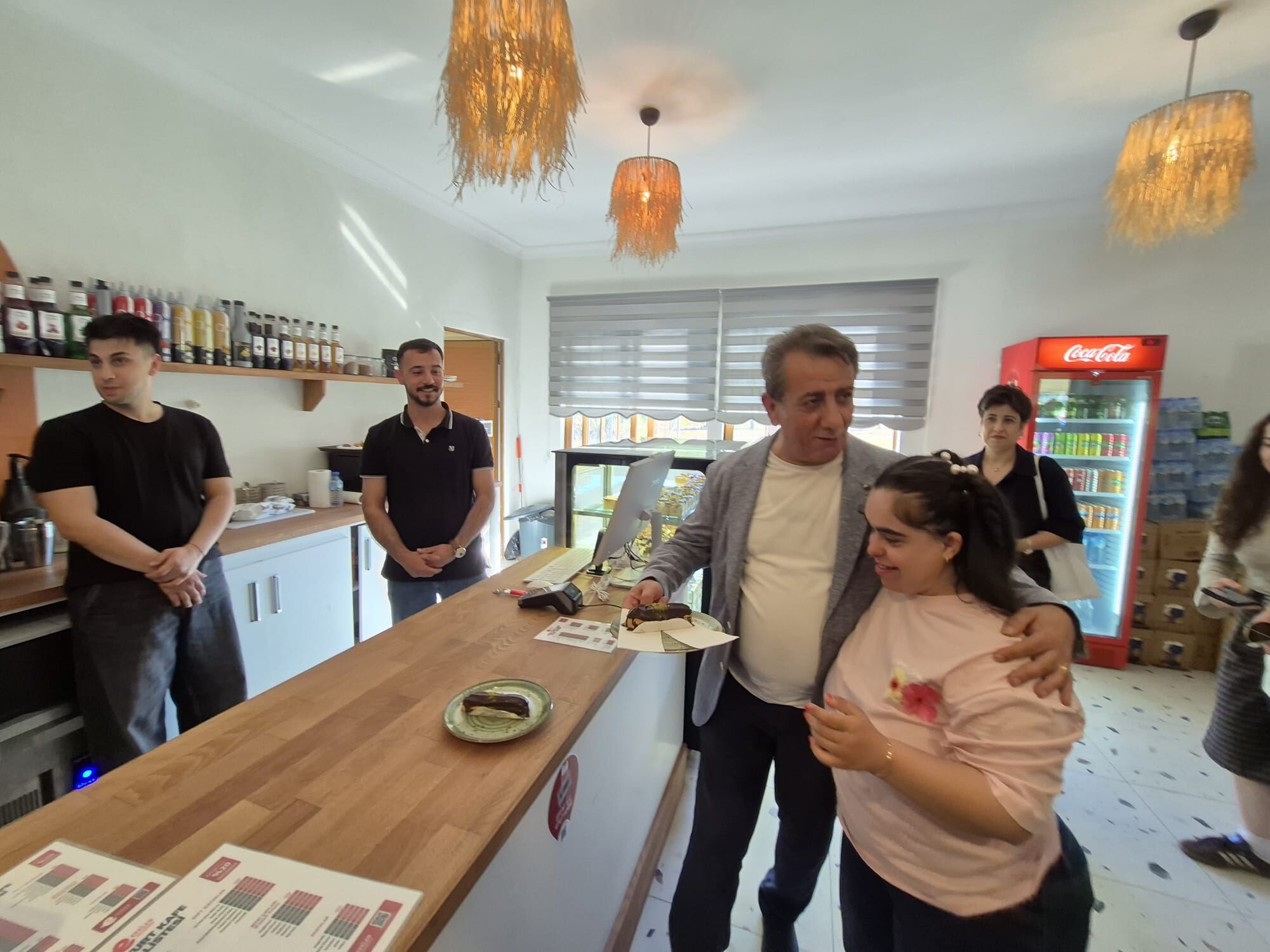 Efeler Belediyesi Yurt Kafe Ve Isikli Parkini Hizmete Acti 663320 Bd18Bd