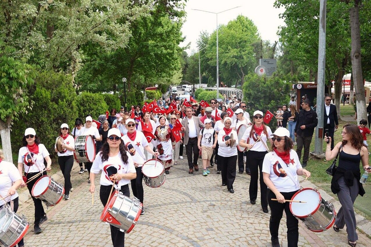 Efeler De 19 Mayis Coskusu Genclik Senligi Ile Yasandi 1779208802867 636935