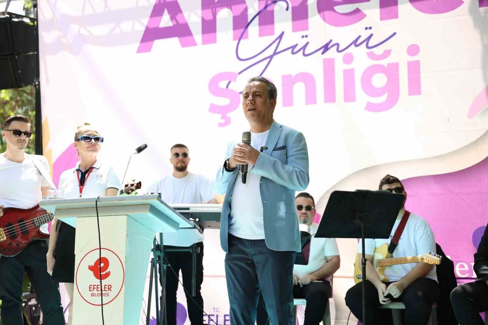 Efeler De Anneler Gunu Coskuyla Kutlandi 1778426407280 416207