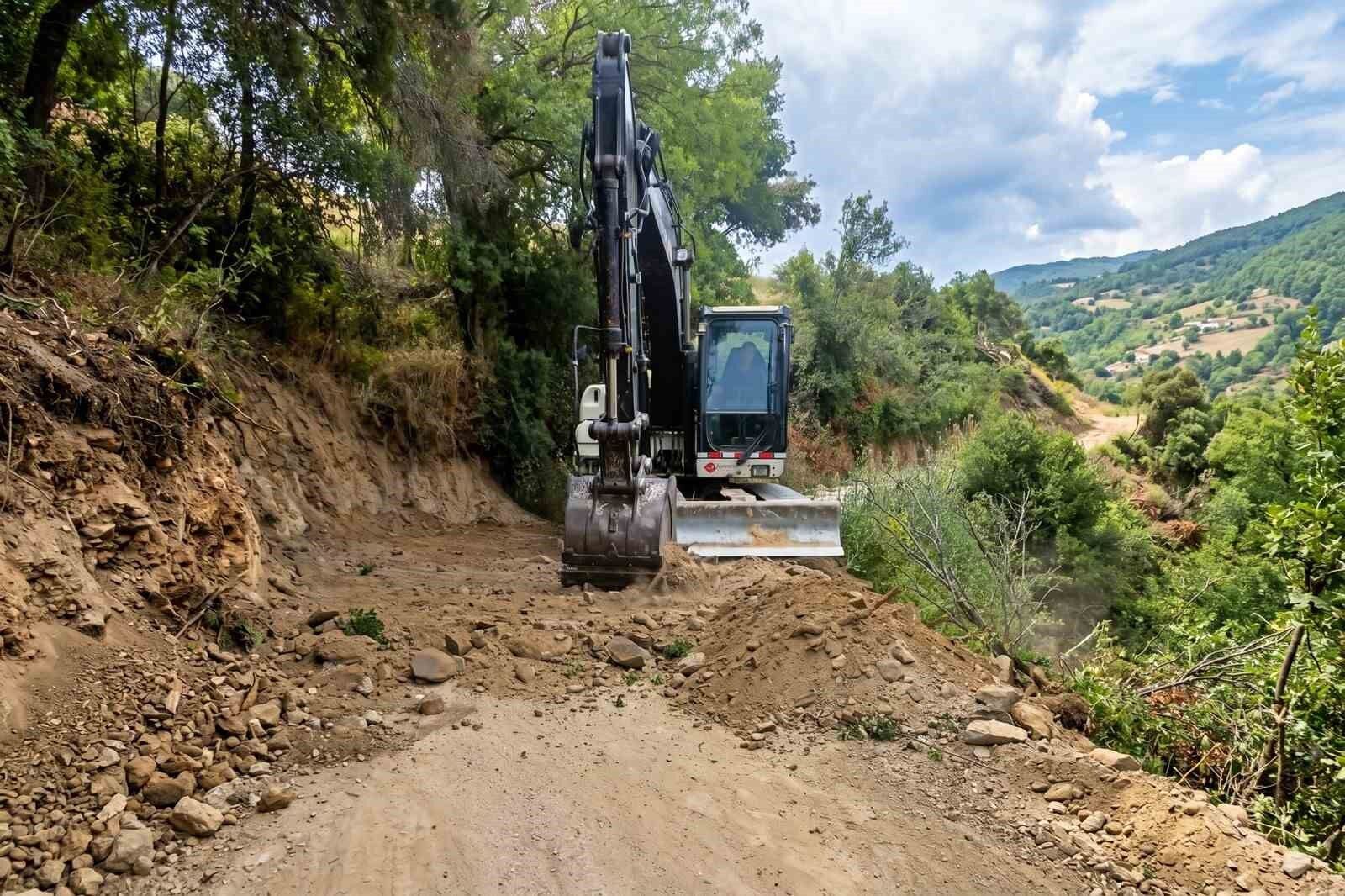 Efeler De Yol Bakim Ve Onarim Calismalari Devam Ediyor 1779346203405 175189