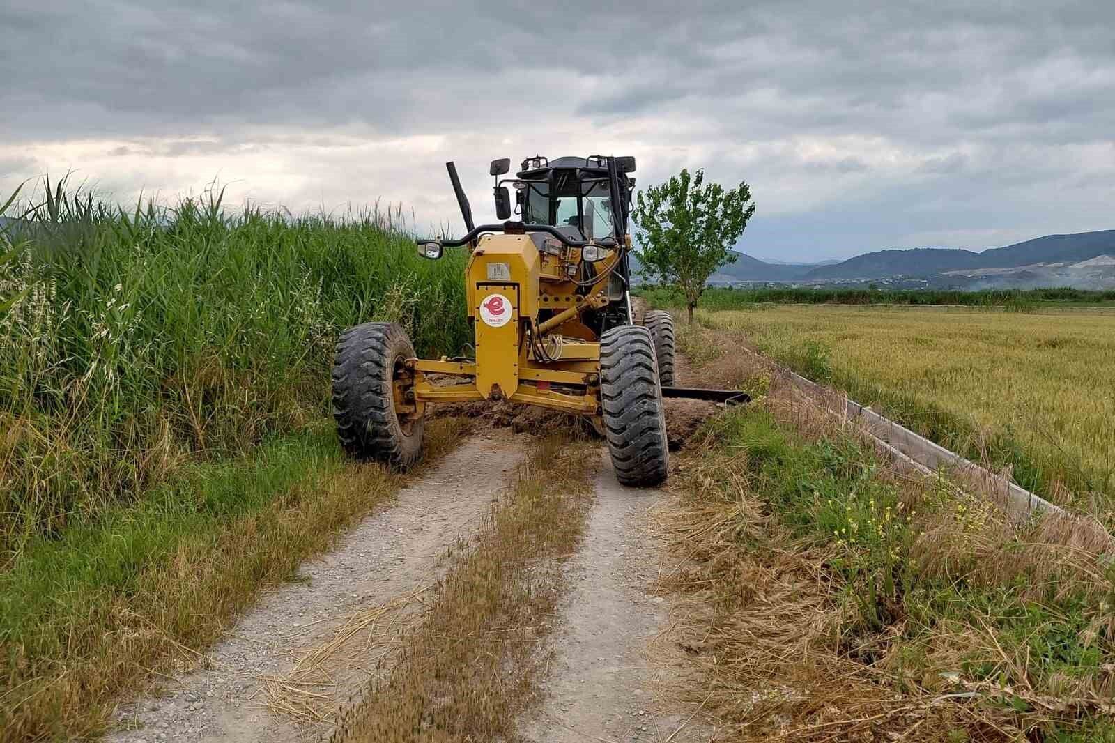 Efeler De Yol Bakim Ve Onarim Calismalari Devam Ediyor 1779346204394 548835