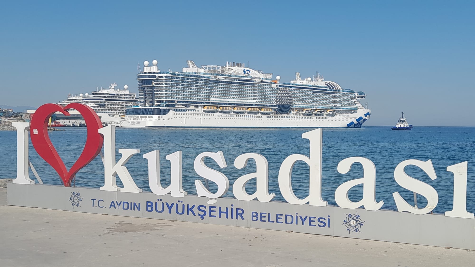 Ege Port Limaninda Kruvaziyer Karnavali Basladi 659916 56D4Ce