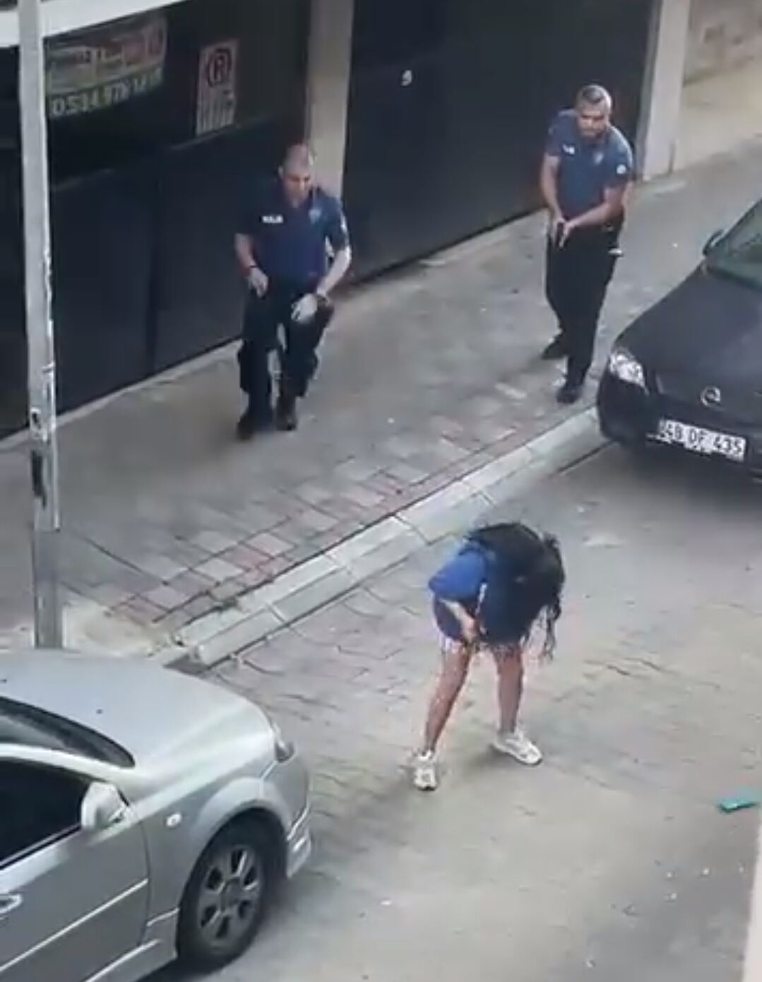 Elindeki Kilicla Mahalleyi Ayaga Kaldirmisti Sebebi Ortaya C 663529 61F4C2