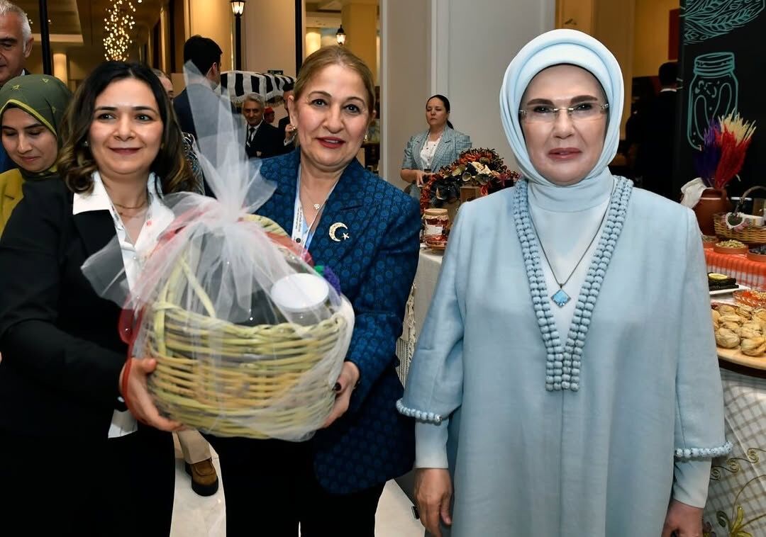Emine Erdogandan Aydinli Kadinlara Ovgu Gibi Ziyaret 664706 9D6418