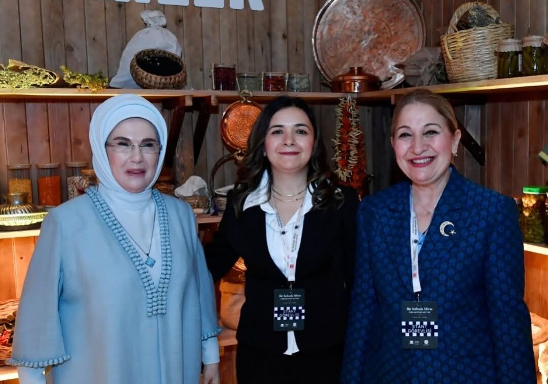 Emine Erdogandan Aydinli Kadinlara Ovgu Gibi Ziyaret 664706 B416E8