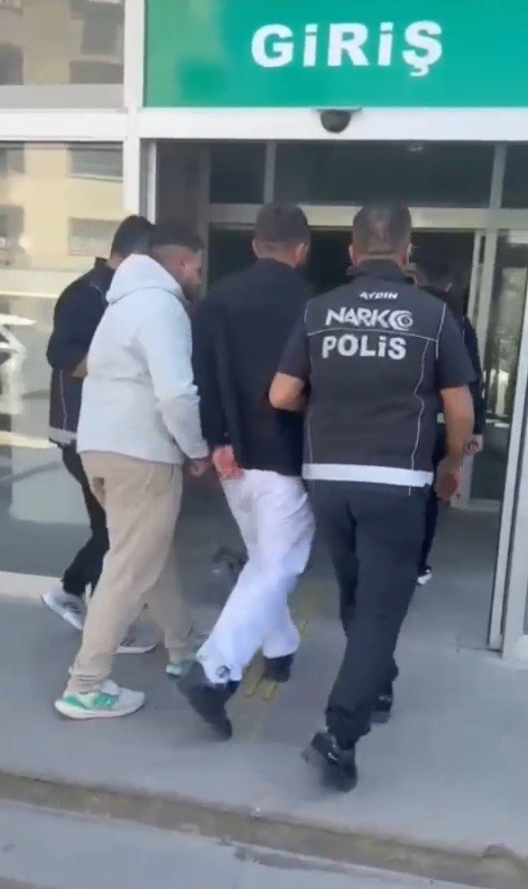 Emniyetten Narkotik Operasyonu 4 Tutuklama 1778153102500 661382