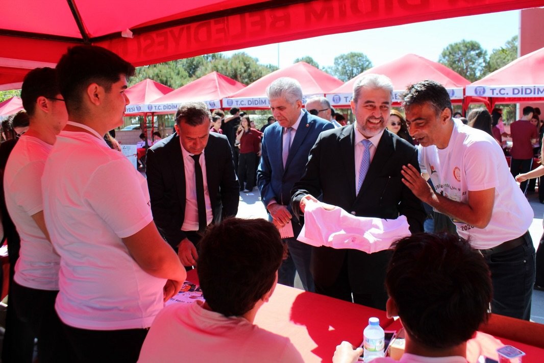 Esra Karakaya Anadolu Lisesinden Bilim Cikartmasi 659522 F7789C