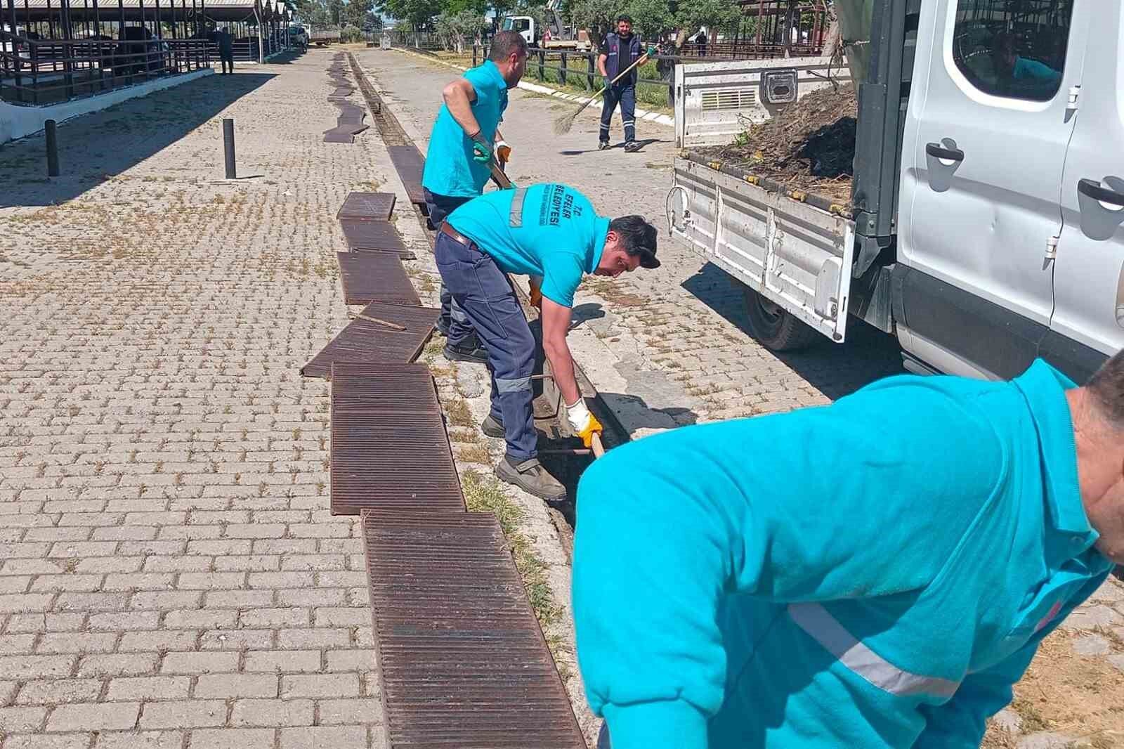 Hayvan Pazarinda Bayram Mesaisi Basladi 1779097202661 870598