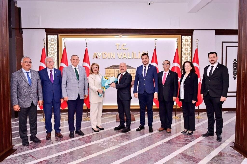 Iyi Partiden Vali Varola Hayirli Olsun Ziyareti 661144 F49528
