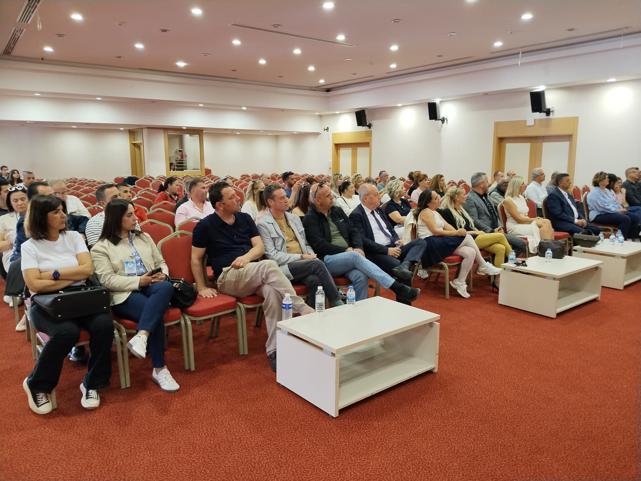 Izeko Baskani Guleroglu Kusadasinda Sektorun Nabzini Tuttu 659864 7A1735