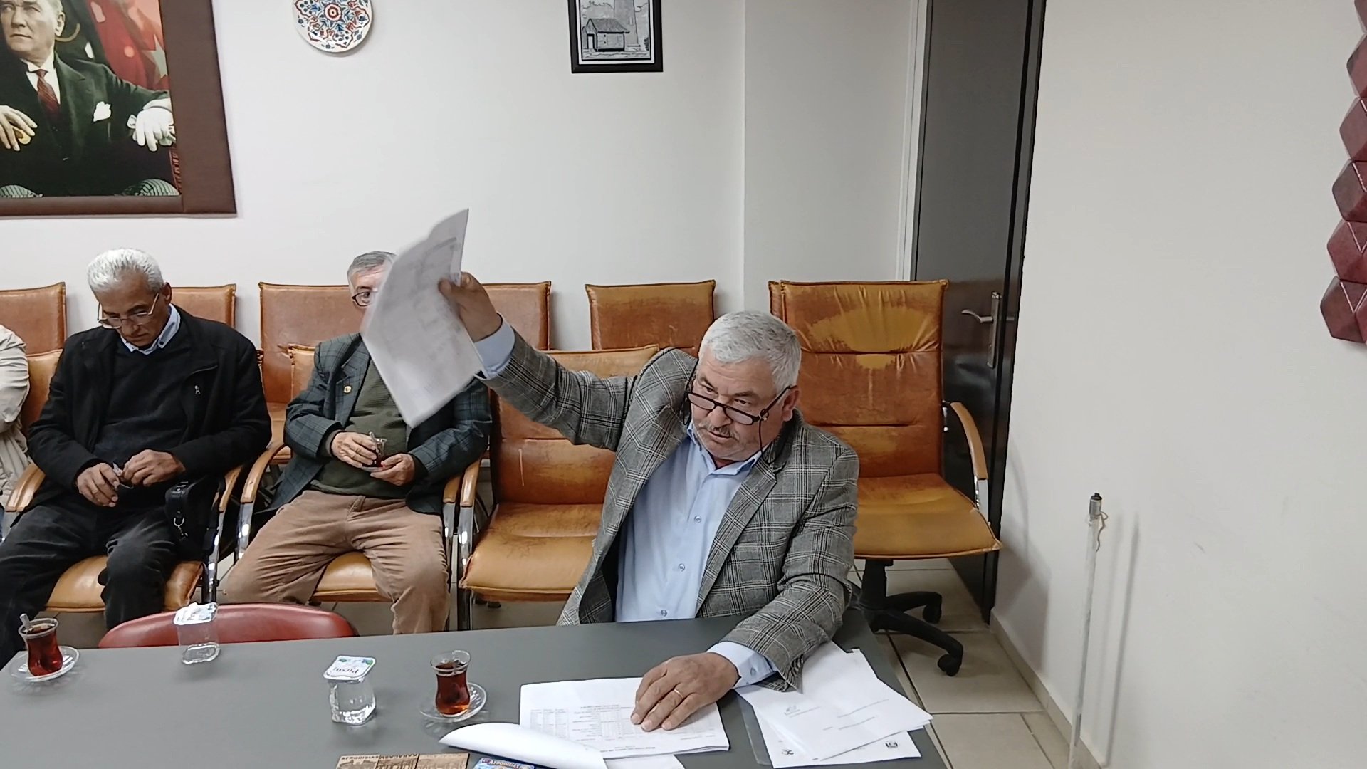 Karacasu Belediyesinde Tansiyon Yukseldi Bos Konusuyorsun Me 659869 0E15A0