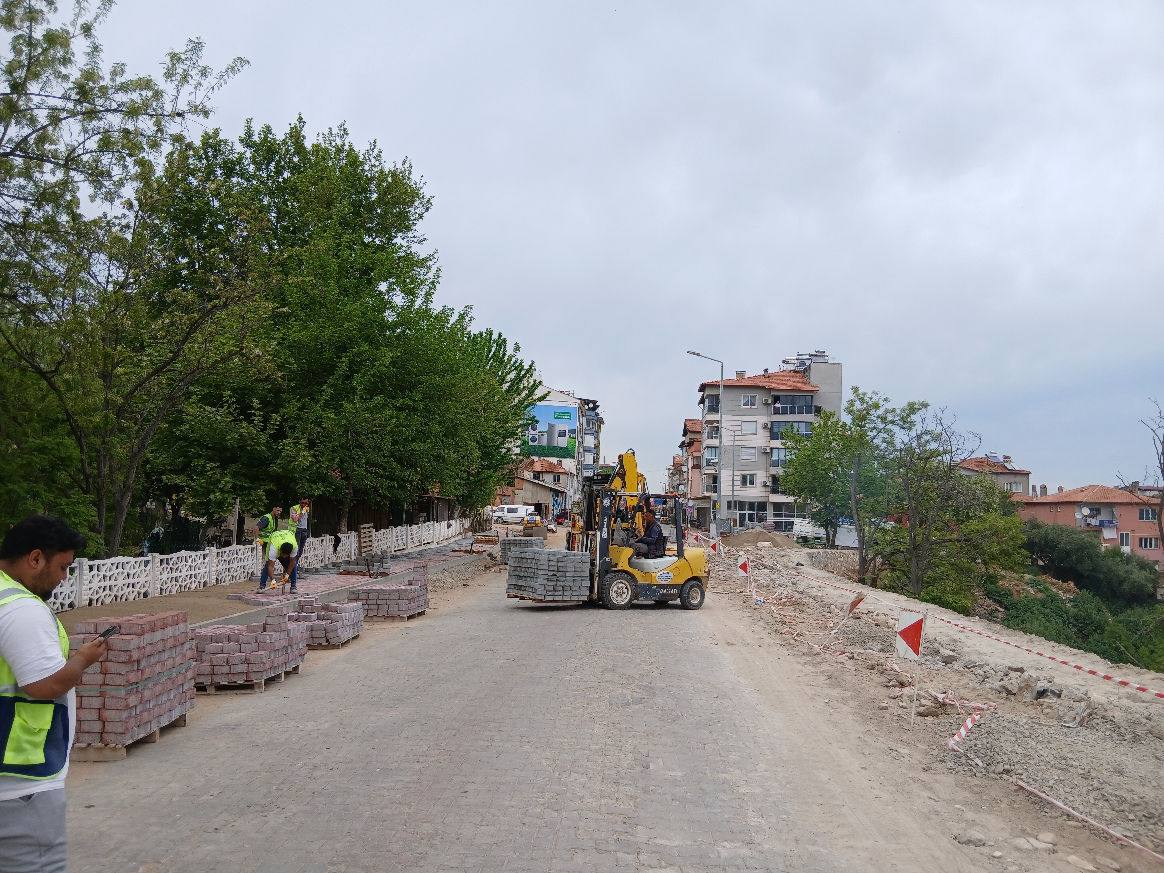 Karacasuda 1 Mayis Isciler Bayramda Da Alin Teri Doktu 658574 3D63D5