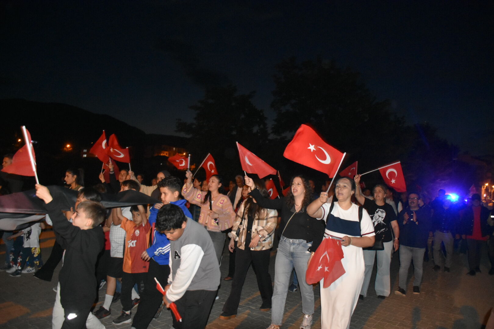 Karacasuda Bayram Coskusu Fener Alayi Ile Taclandi 663668 9Dfba8
