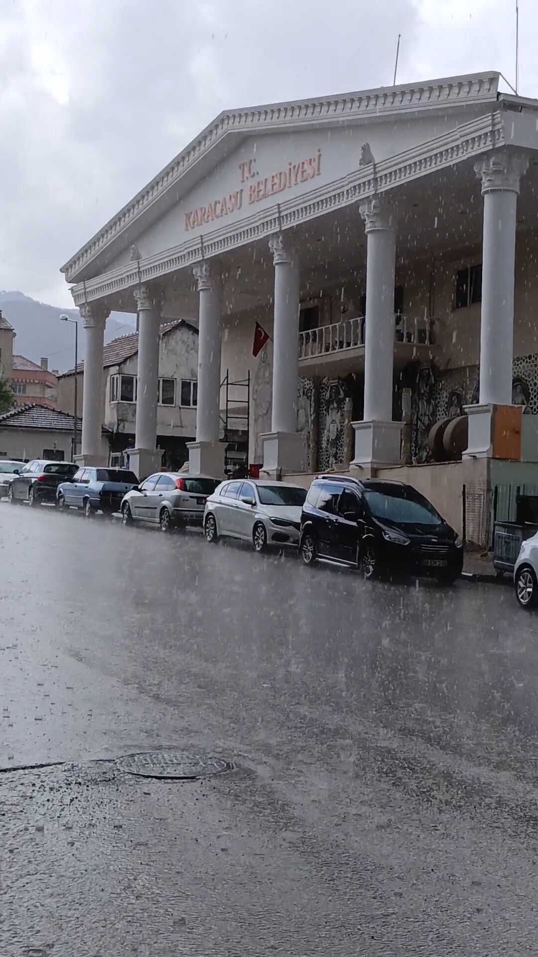 Karacasuda Hava Bir Anda Degisti Gunesli Sabahin Ardindan Si 662155 E362F4