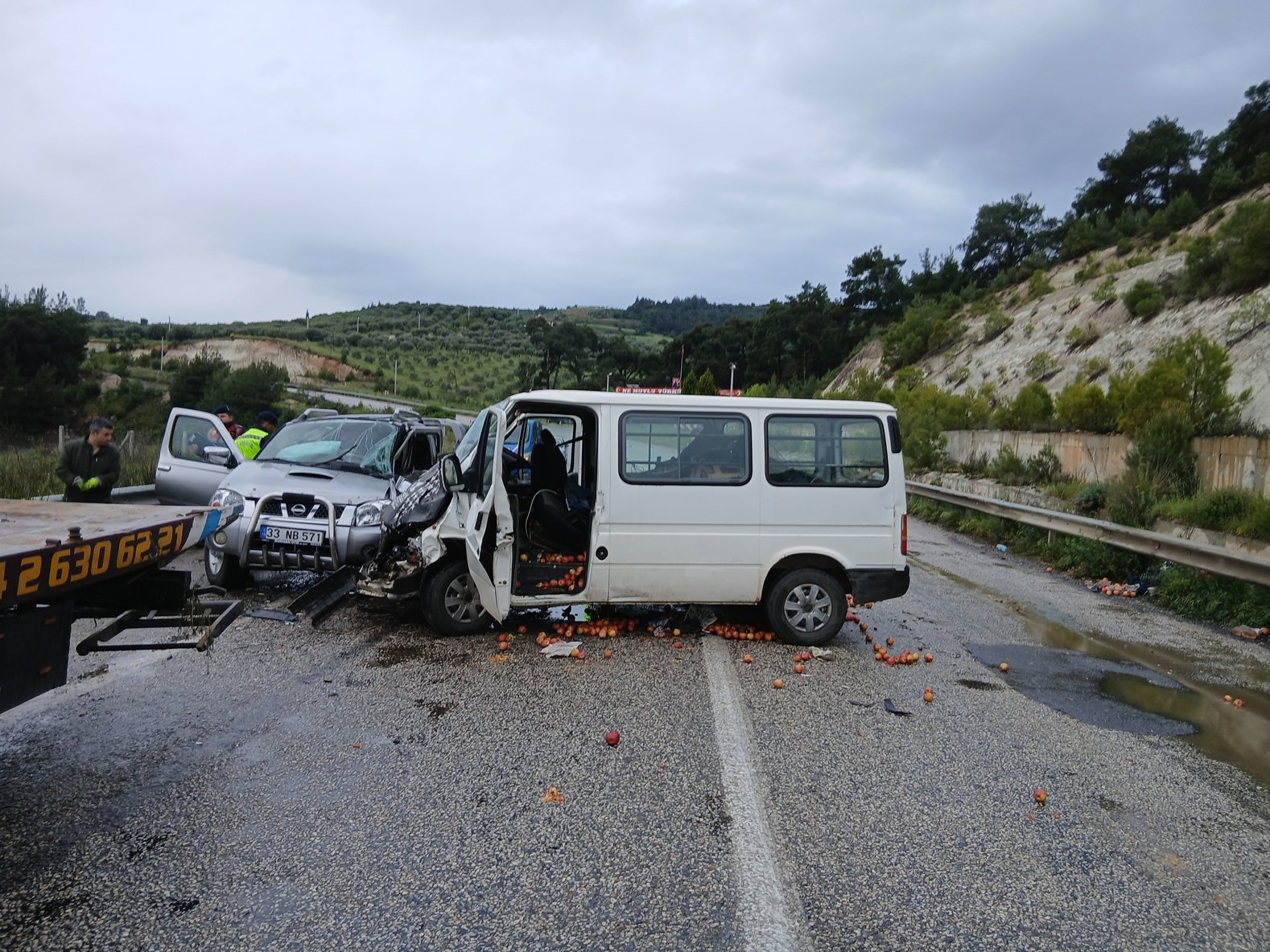 Karacasuda Pazarcilari Tasiyan Arac Ile Muhtarin Kullandigi 658982 009F98
