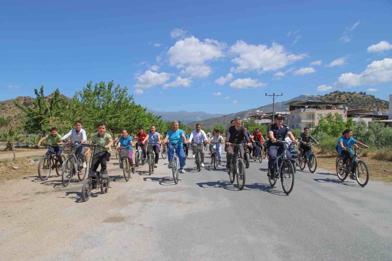 Kosk Te 19 Mayis Coskusu Pedal Cevirerek Kutlandi 1779115507347 940065