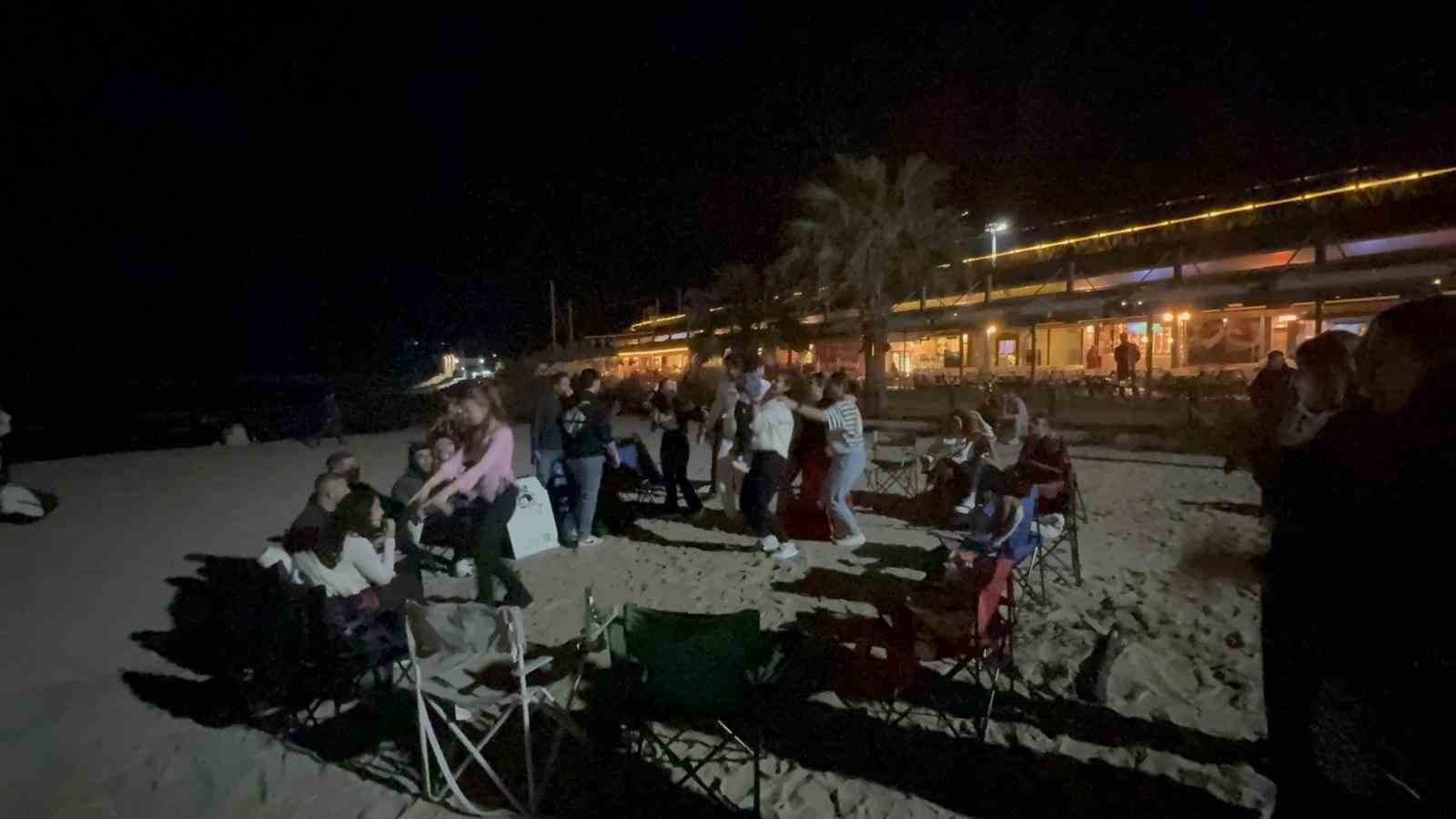 Kusadasi Sahillerinde Hidirellez Coskusu 1778049903599 525537