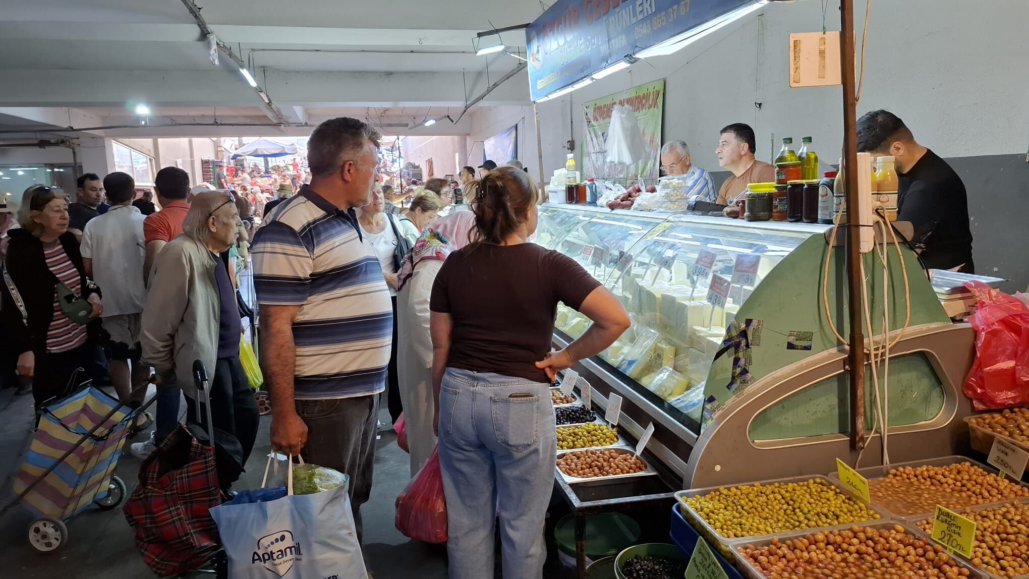 Kusadasi Semt Pazarina Bayram Bereketiyle Geldi 665630 9C7Dfd