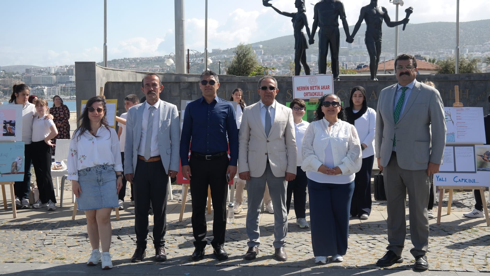 Kusadasinin Kanatlari Ataturk Anitinda Gorucuye Cikti 662094 856Bf2