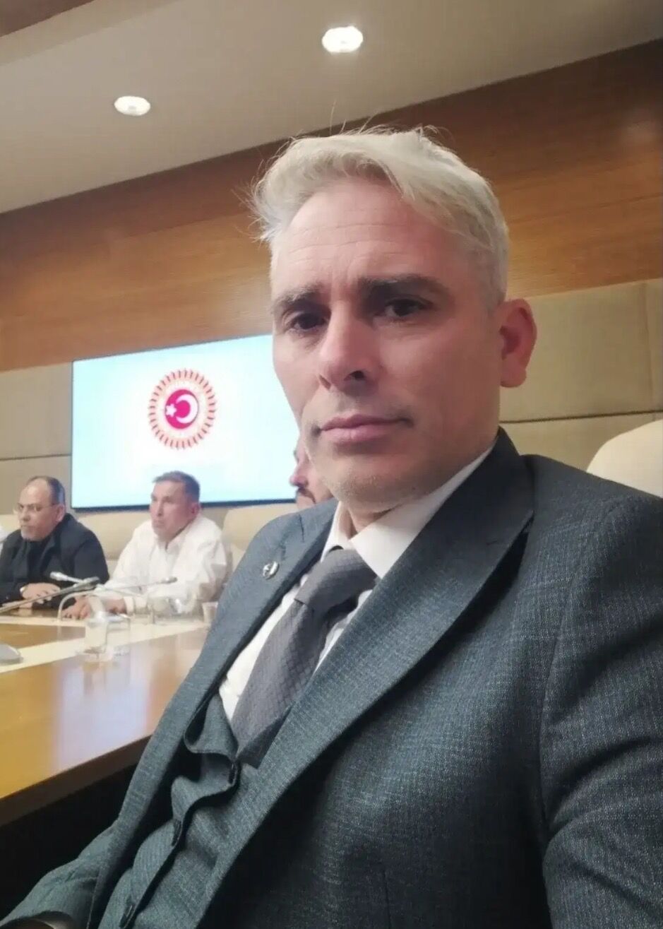 Muhtar Erbilden Bayram Oncesi Anlamli Cagri Paylasmak Icin B 665491 C8Cb6E