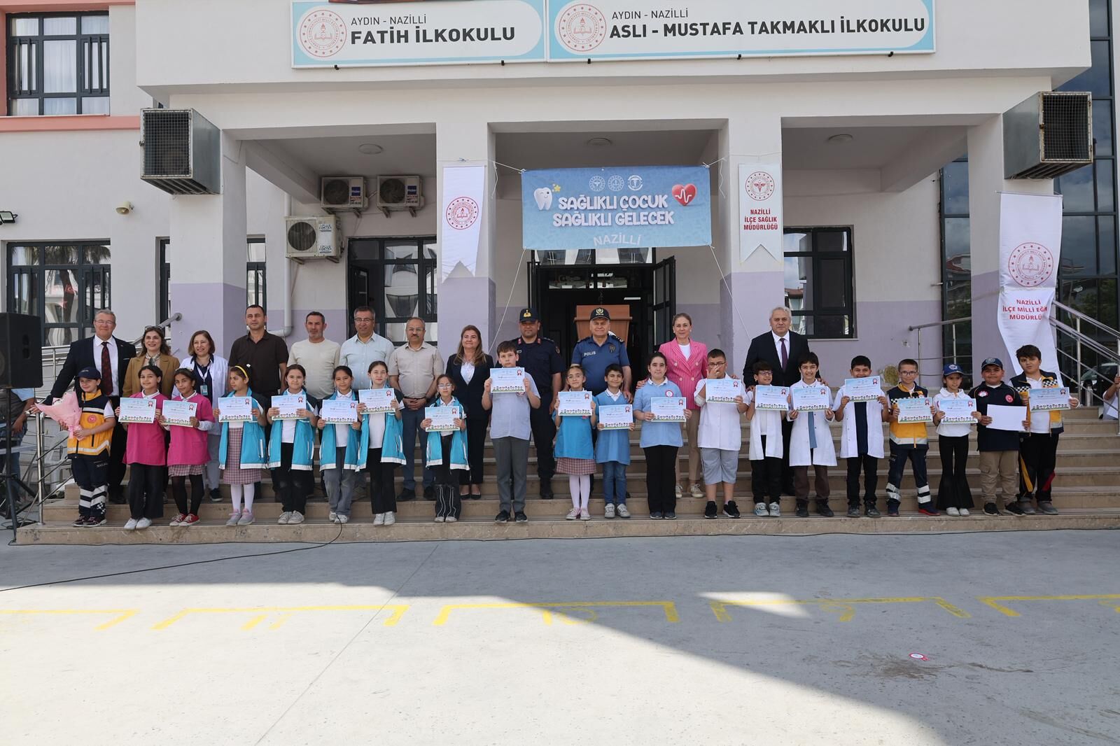 Nazillide 1304 Ogrencisi Saglik Elcisi Oldu 662141 5Ed1B6