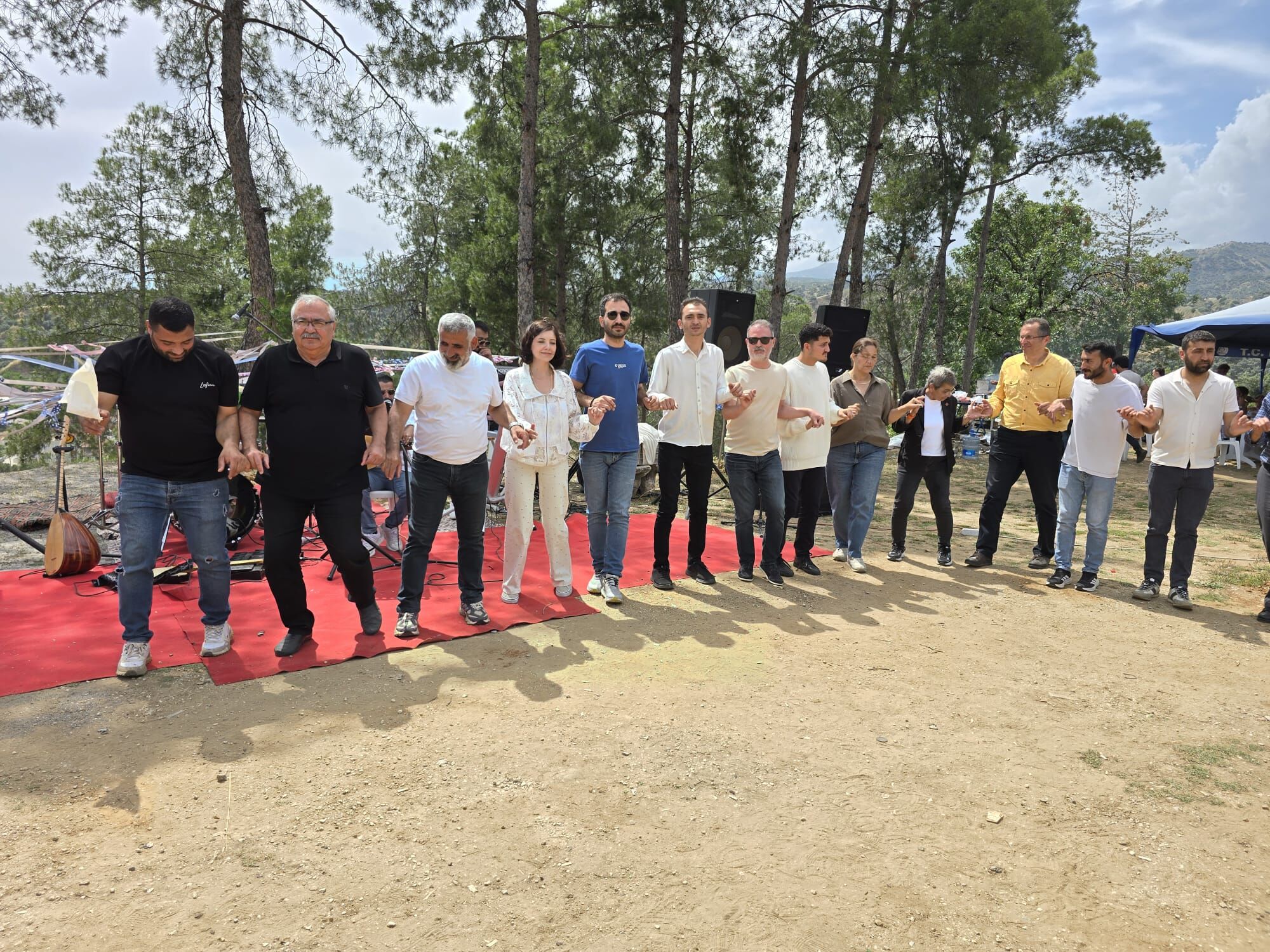 Nazillide Baharin Nesesi Halaylarla Yasandi Egrek Cemevinden 662923 F350C5
