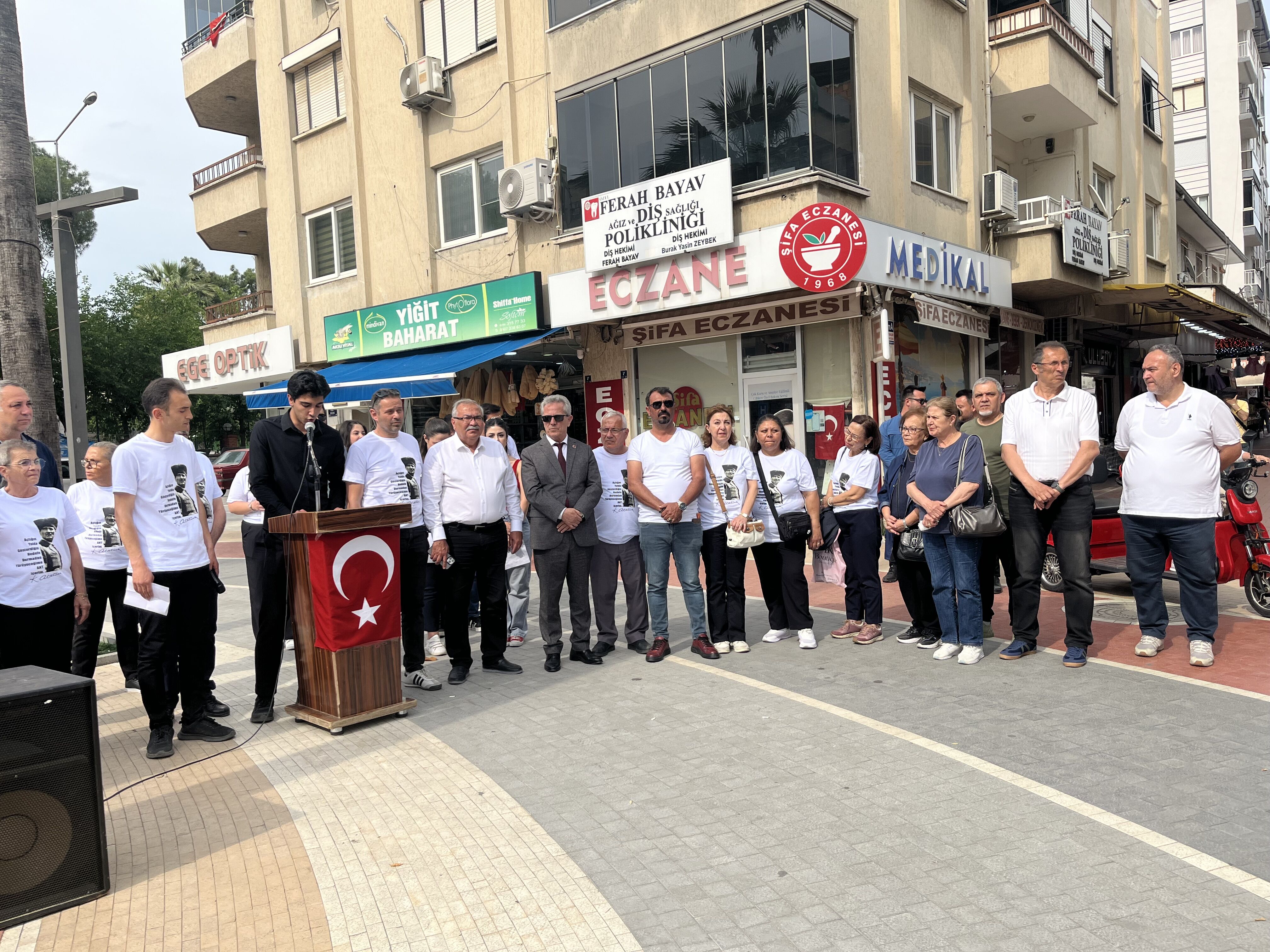 Nazillide Gencler Meydanda Dertlerini Anlatti Kurulan Kursud 663646 68F60A