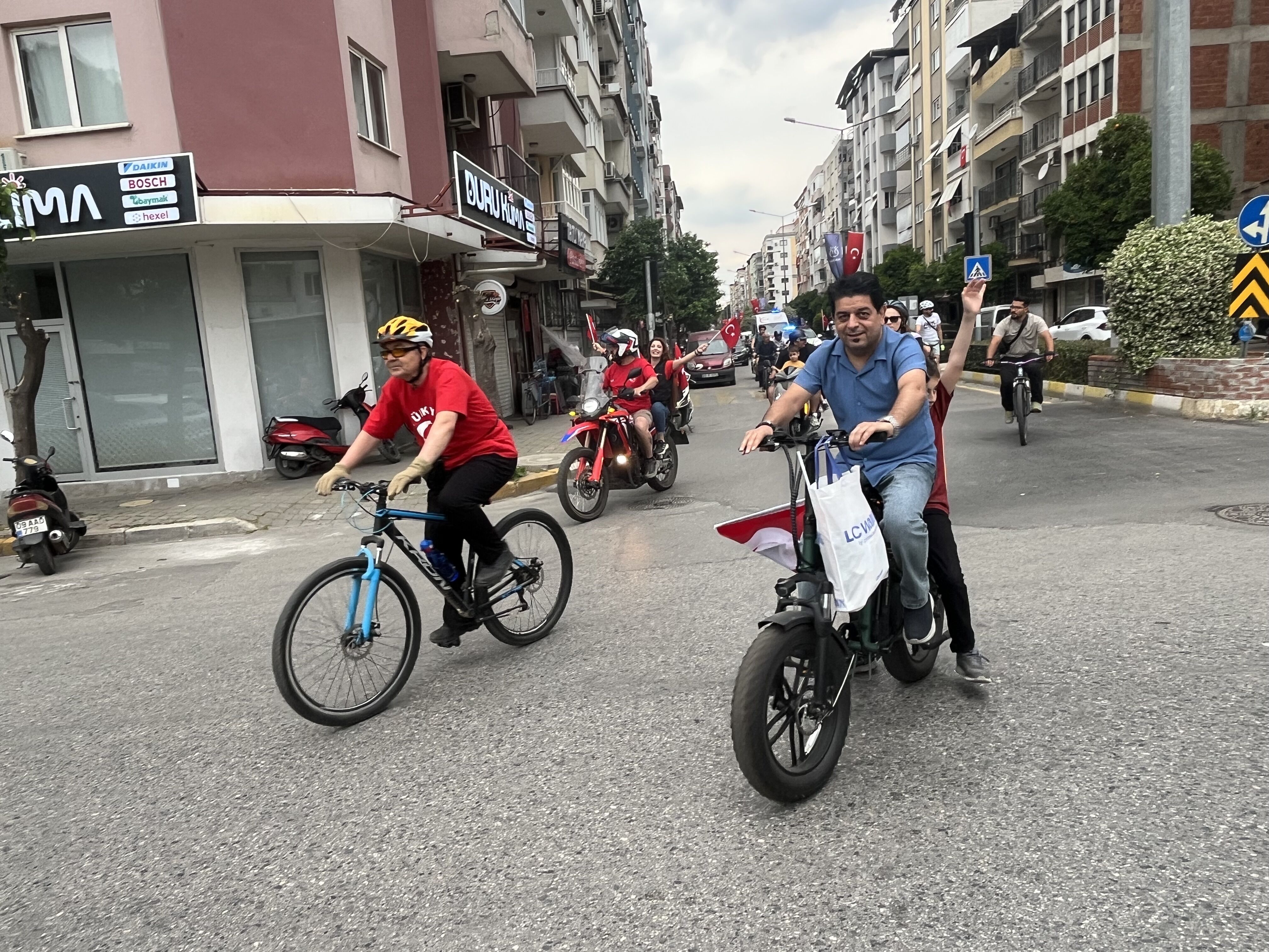 Nazillide Iki Tekerden Tek Mesaj Trafikte Saygi Ve Milli Bir 663656 0E3C78