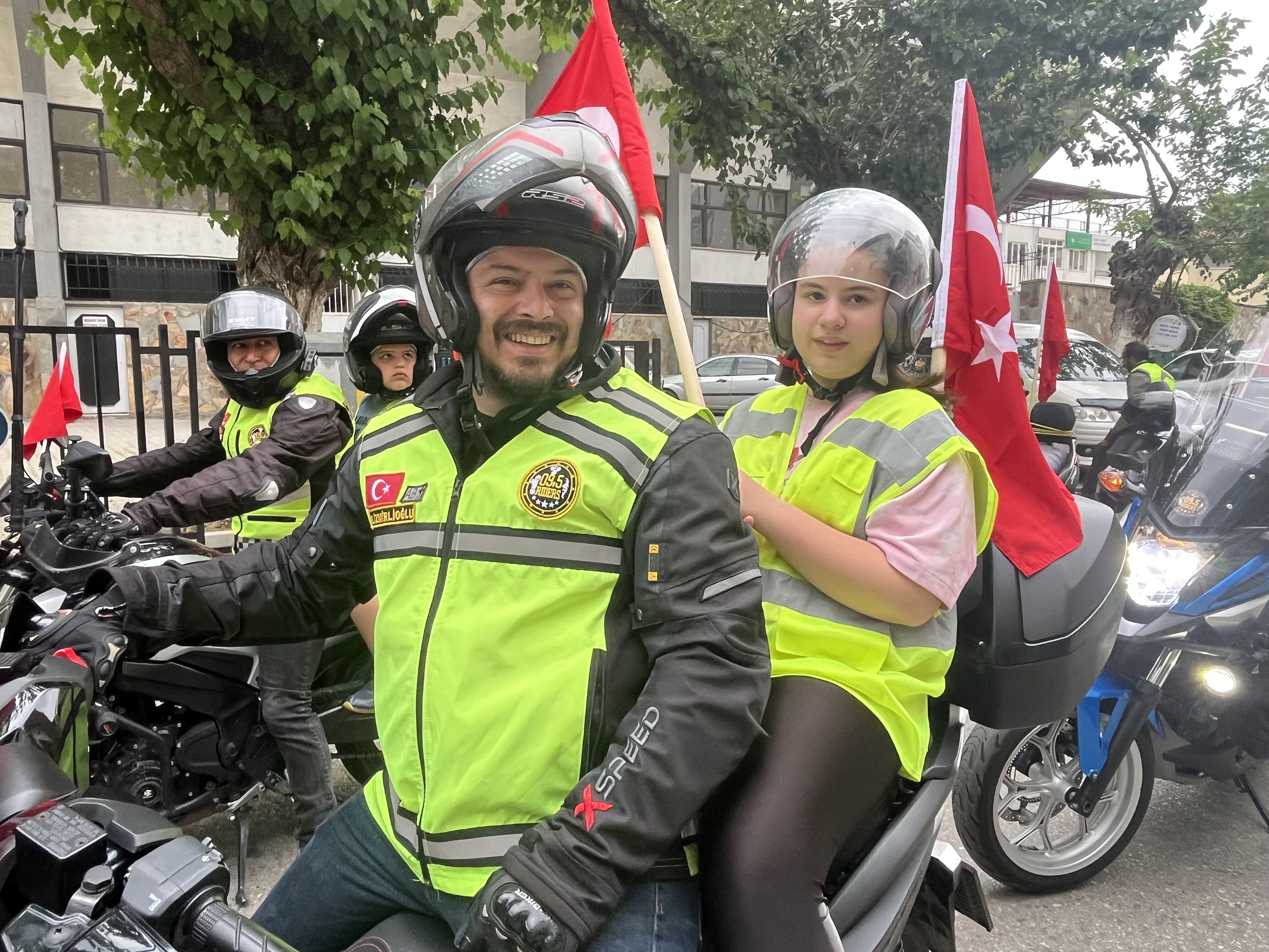 Nazillide Iki Tekerden Tek Mesaj Trafikte Saygi Ve Milli Bir 663656 42C4E7