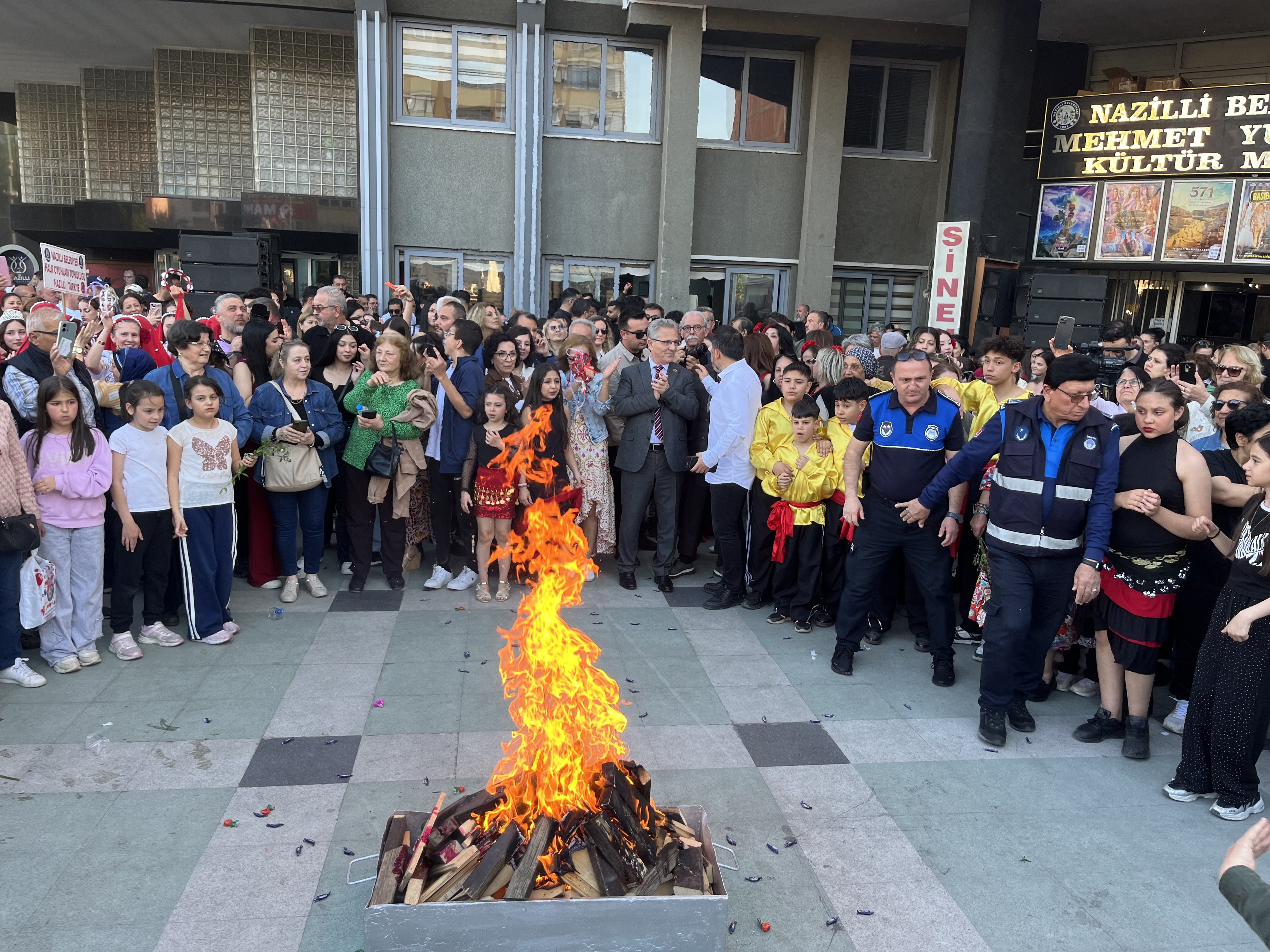 Nazillide Ilk Kez Kakava Senligi Bahar Coskusu Sokaklara Tas 659866 A4425B