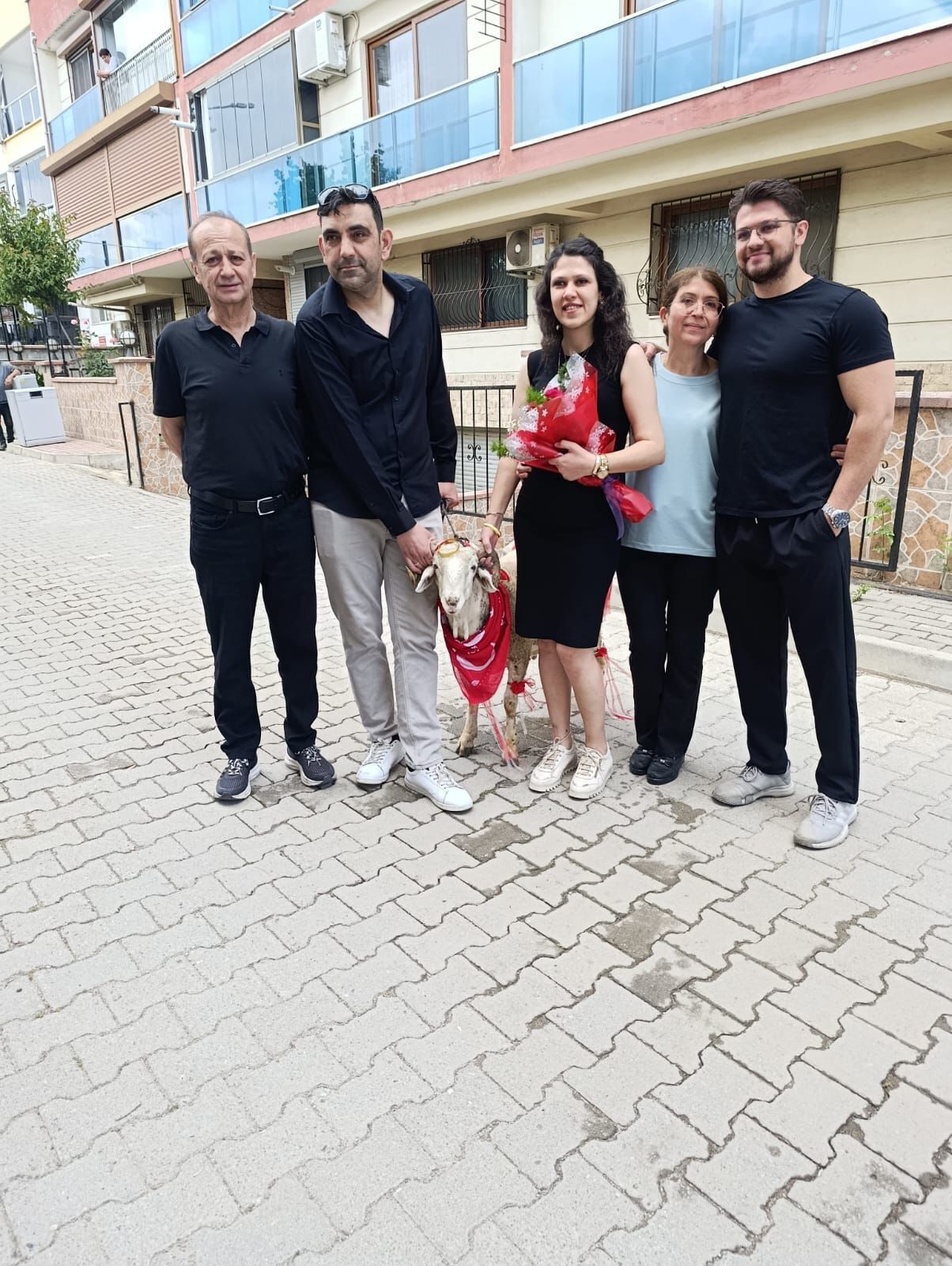 Nazillide Kurban Gelenegi Yasatildi Merve Gelin Kocunu Aldi 665169 8299C9