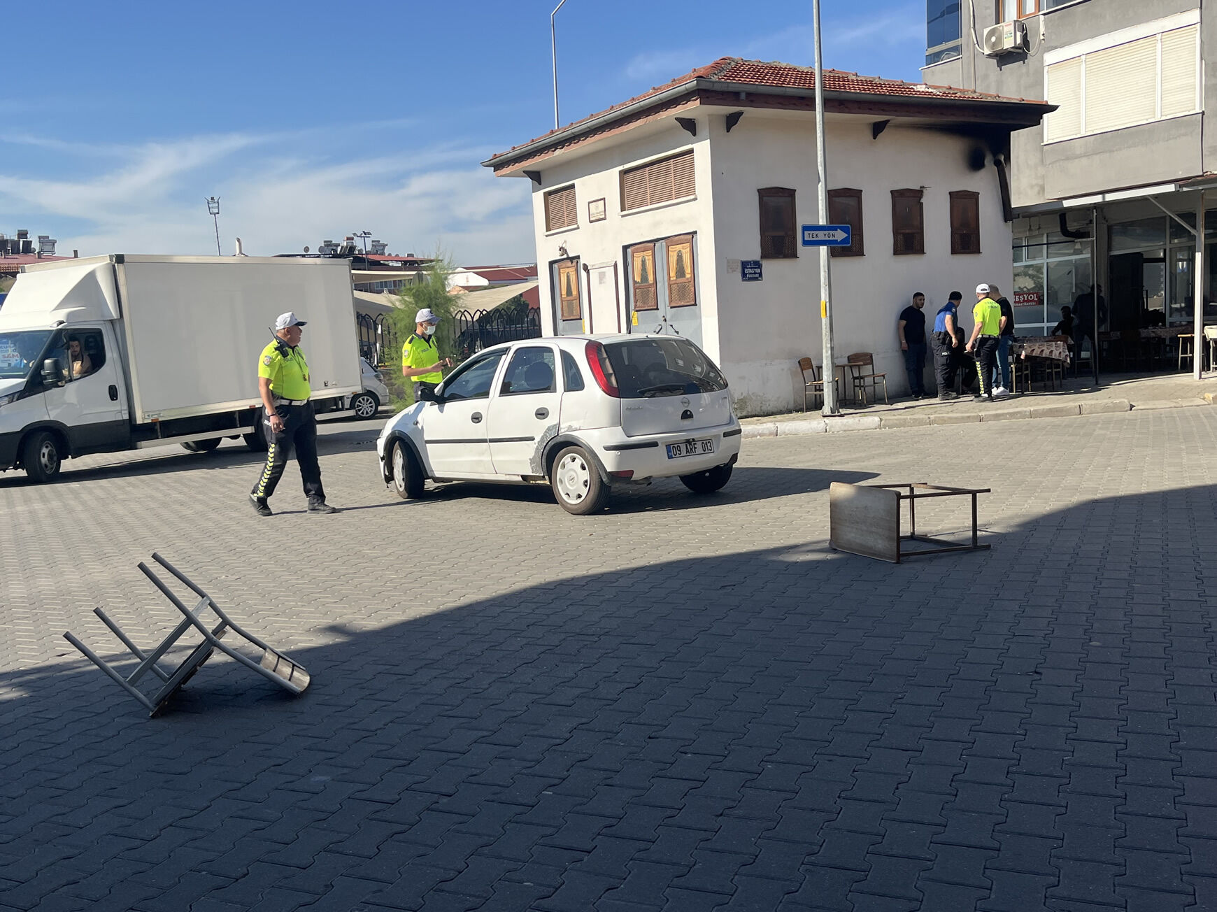 Nazillide Yol Ortasinda Linc Girisimi Surucuye Darp Araca Sa 663452 3E7629