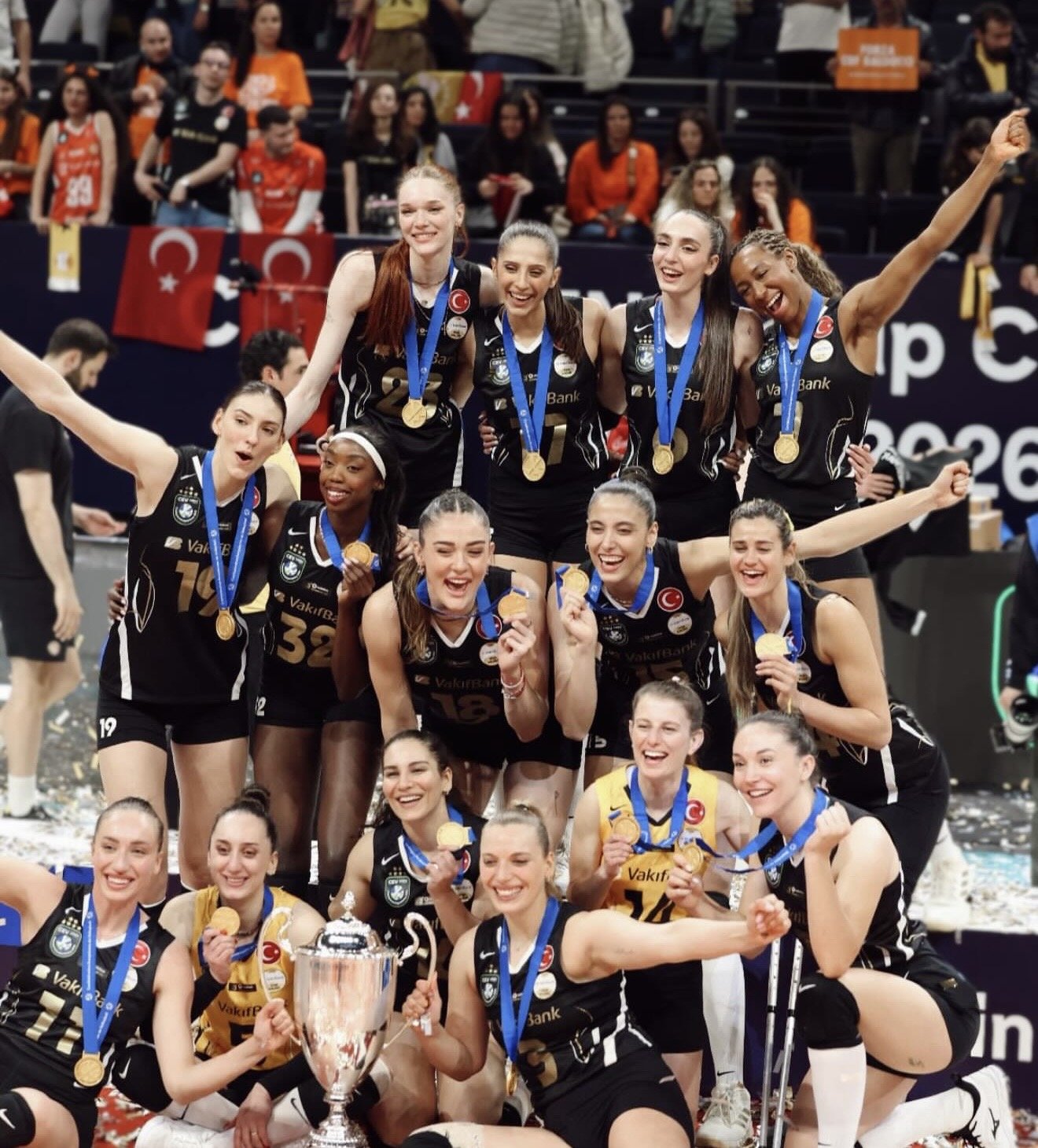 Nazillili Aylin 7Nci Yildizi Takti Sampiyon Vakifbank 659258 94D2A6