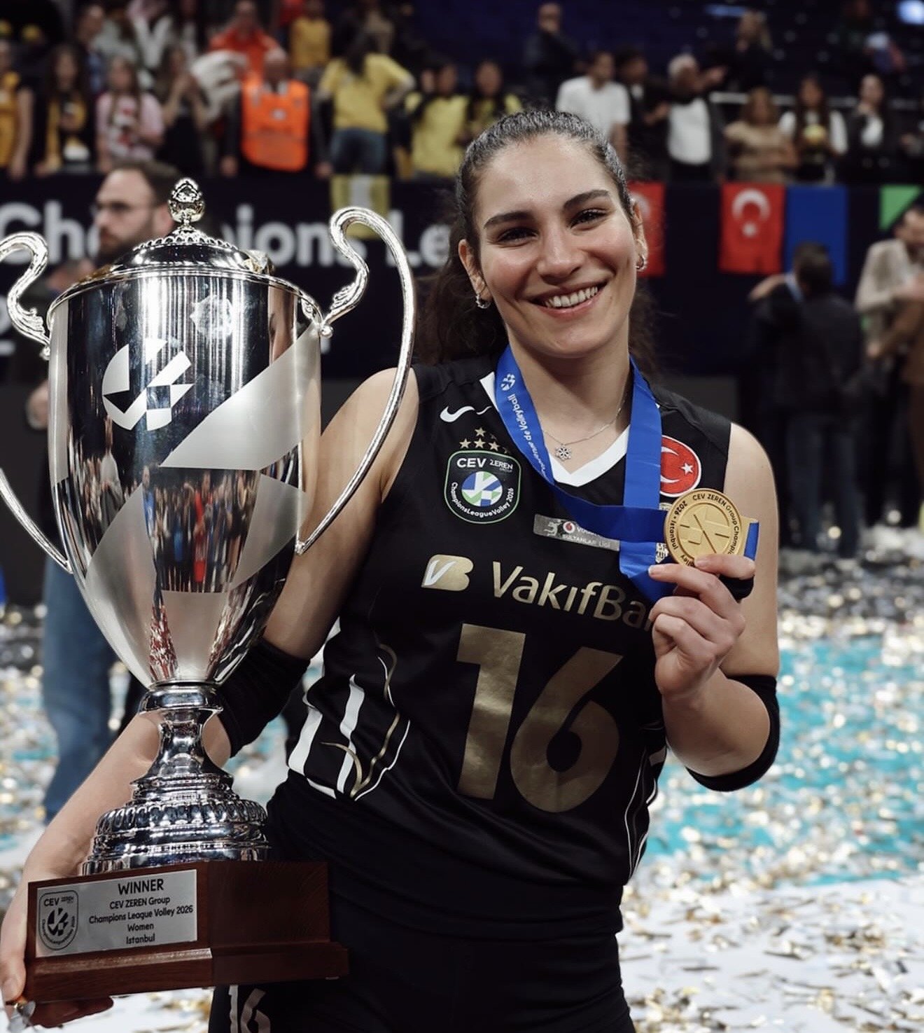 Nazillili Aylin 7Nci Yildizi Takti Sampiyon Vakifbank 659258 965Ac8