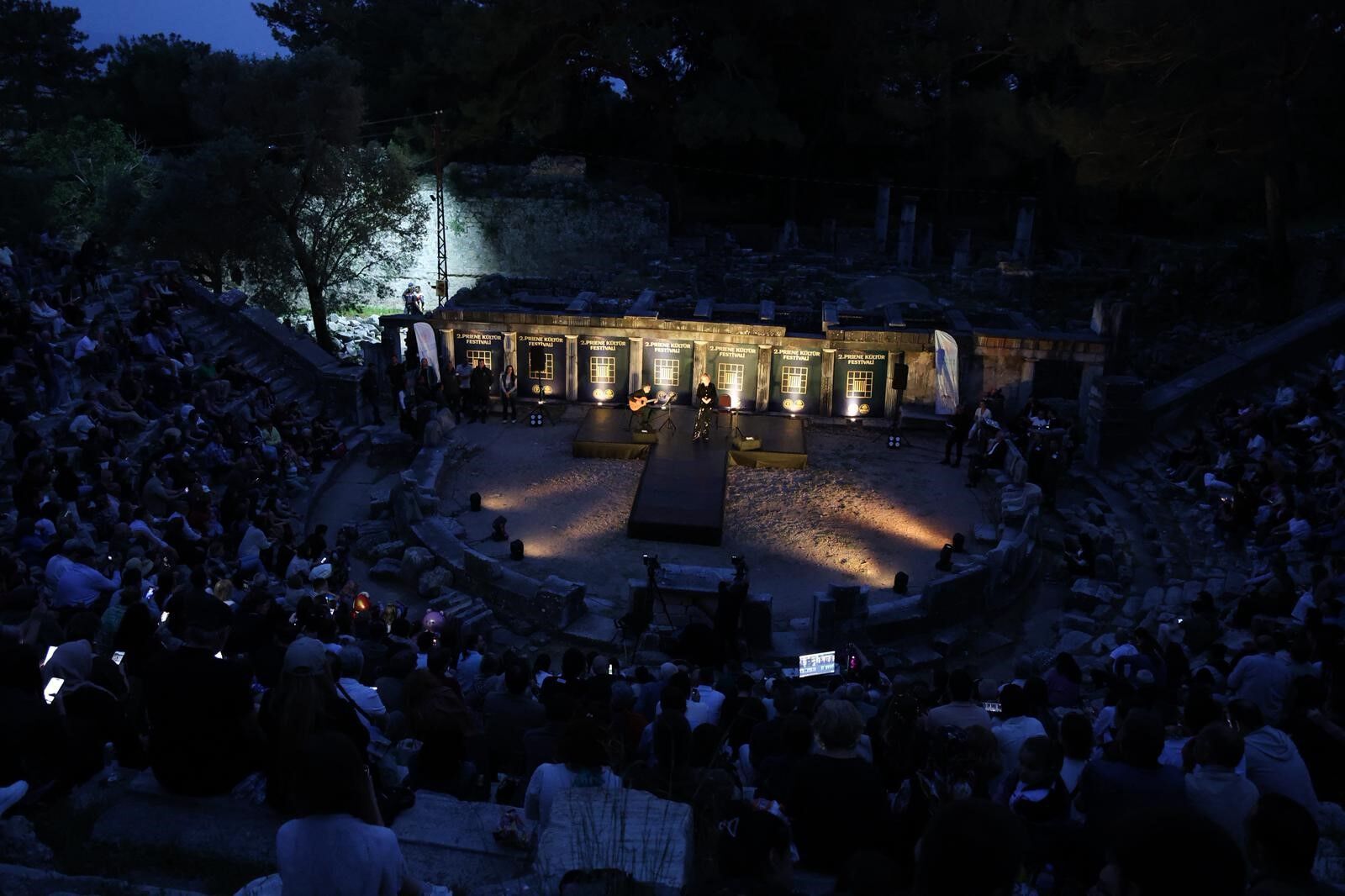 Priene Antik Kentinde Unlu Sanatcidan Konser 660784 8Ef1Cd