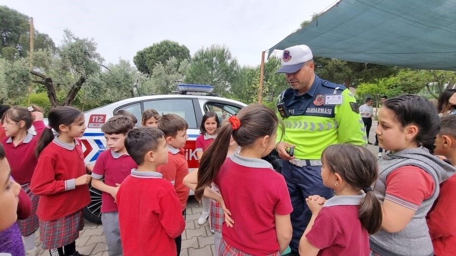Salavatli I Lkokulu Ogrencilerine Trafik Egitimi Verildi 1778416215140 532101