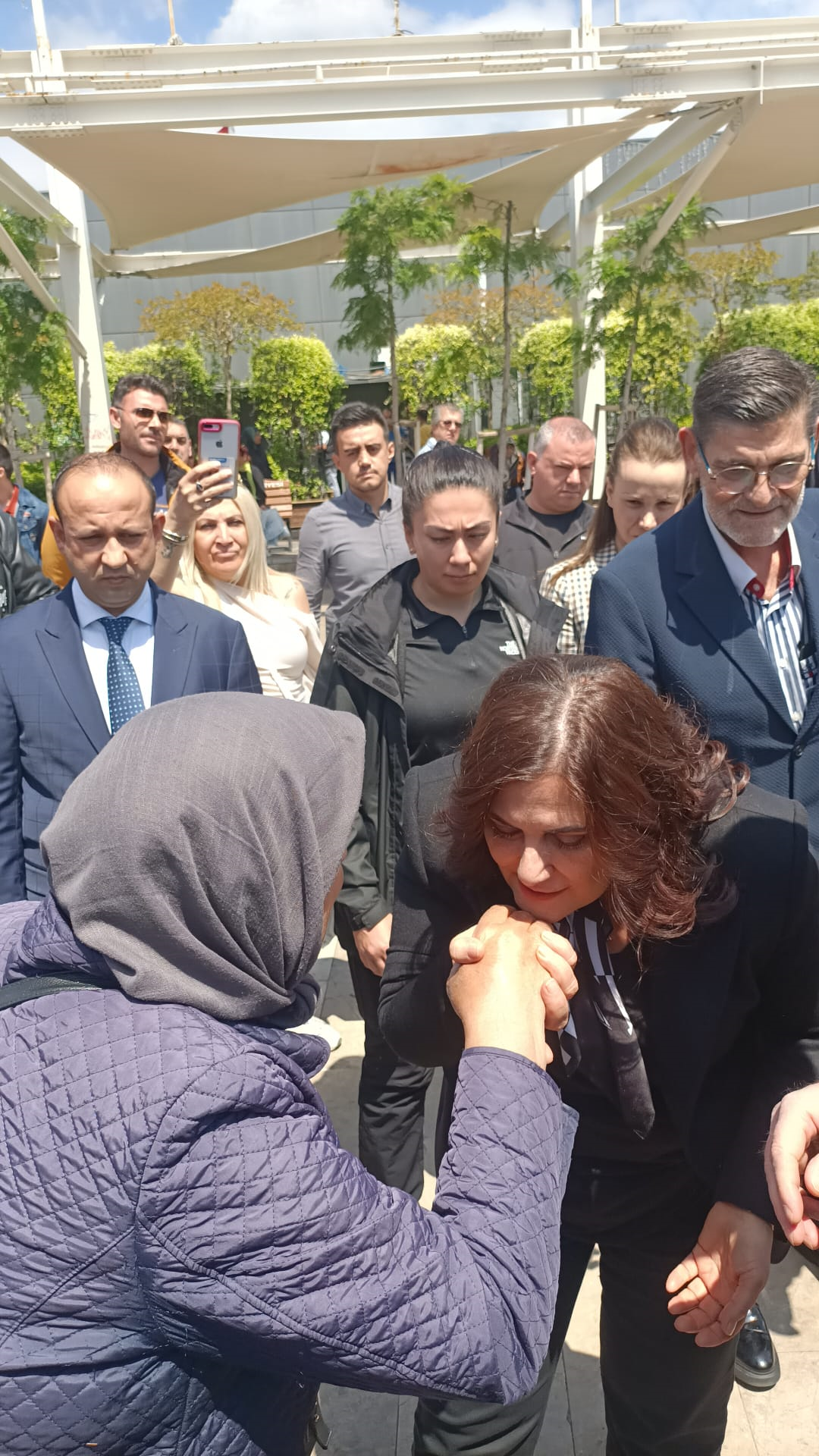 Torunumu Sen Okuttun Diyerek Gozyaslarina Boguldu 659687 C7124A