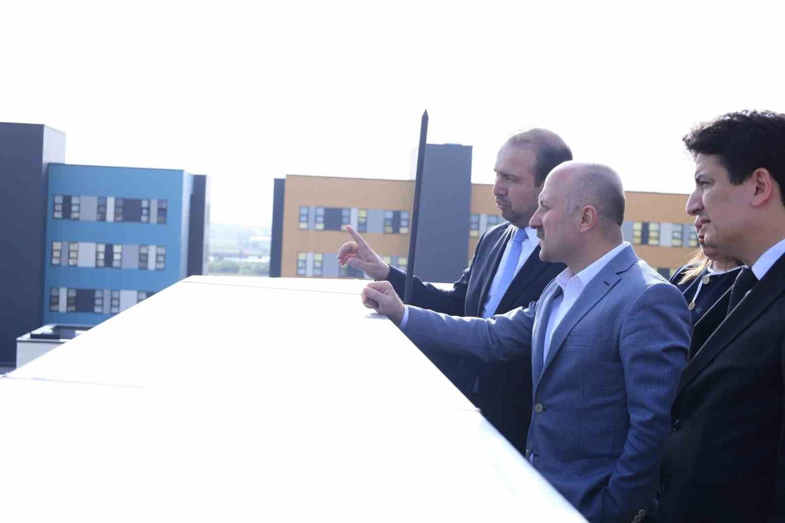 Vali Varol Sehir Hastanesi Nde Incelemelerde Bulundu 1778400304941 493783