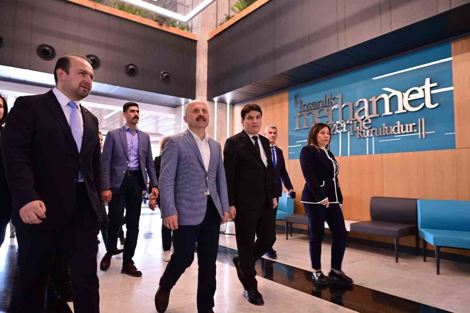 Vali Varol Sehir Hastanesi Nde Incelemelerde Bulundu 1778400305319 792392