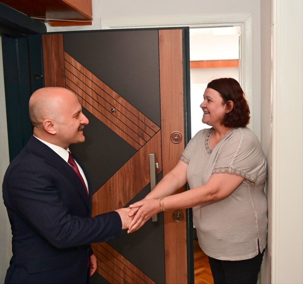 Vali Varol Sehit Aileleriyle Bayramlasti 1779810907292 821712