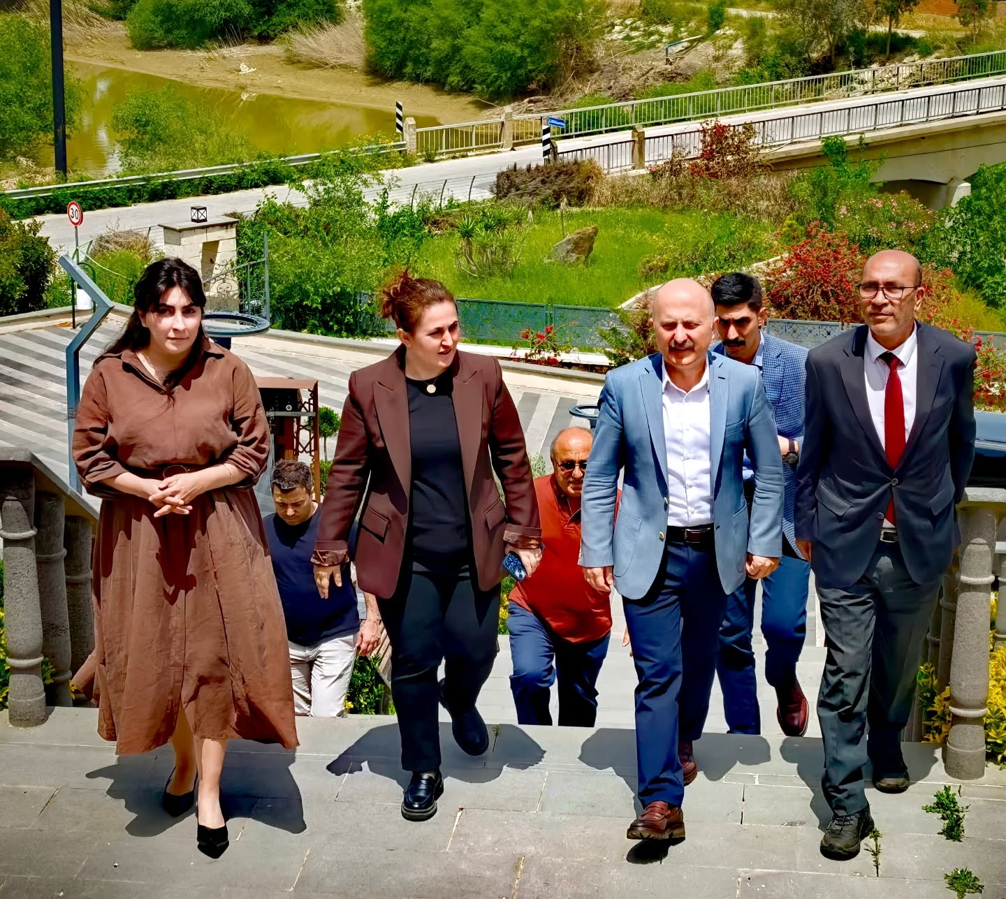 Vali Varoldan Adnan Menderese Vefa 660710 B33A97-1