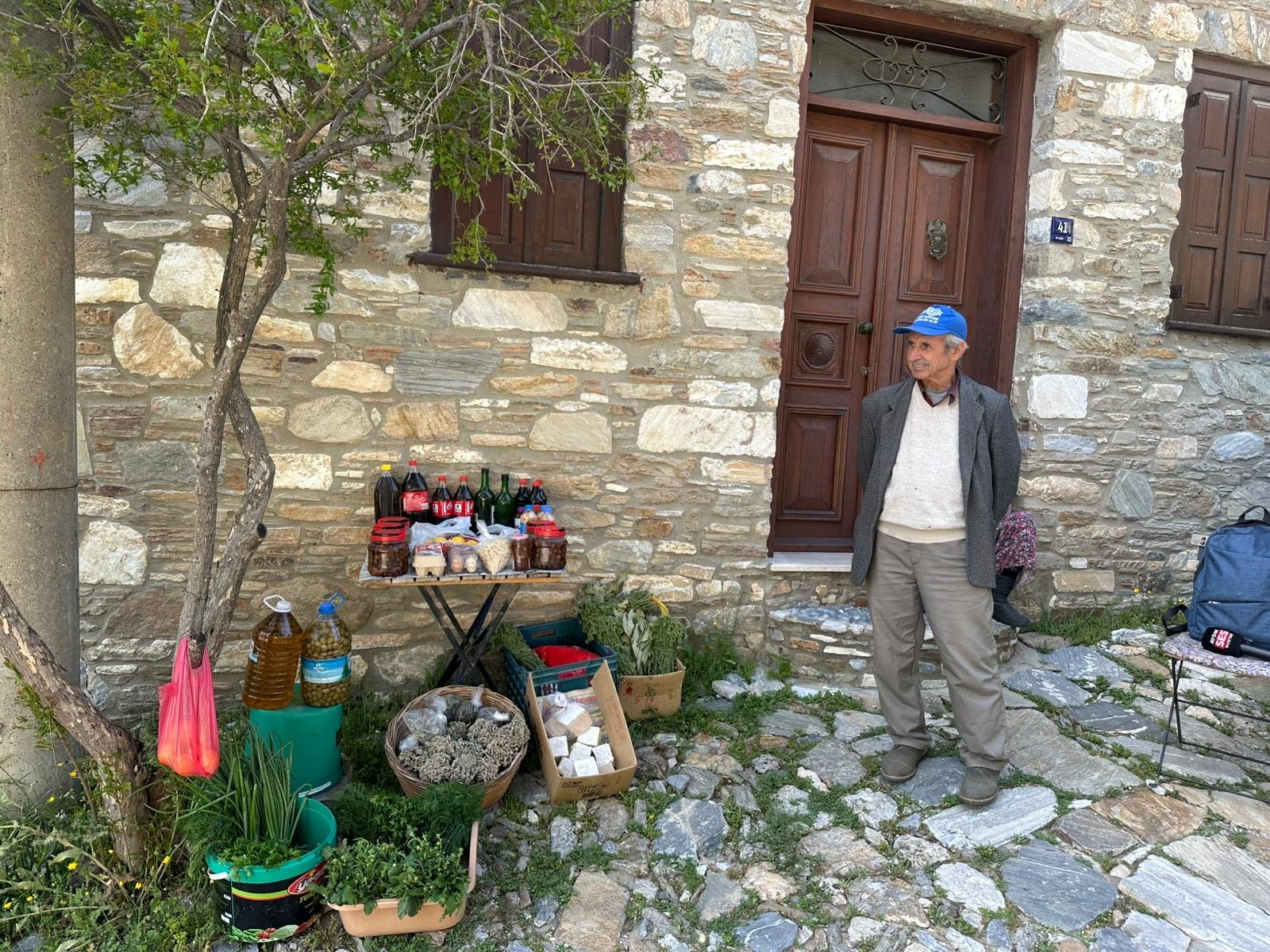 Yoklukta Uretim Koyde Umut Gultekin Ciftinin Yasam Hikayesi 659832 89F62E