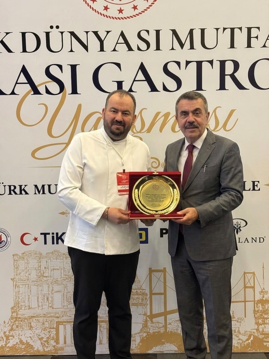 Adulu Sef Gastronomi Yarismada Juri Baskanligi Yapti 668092 A1E788