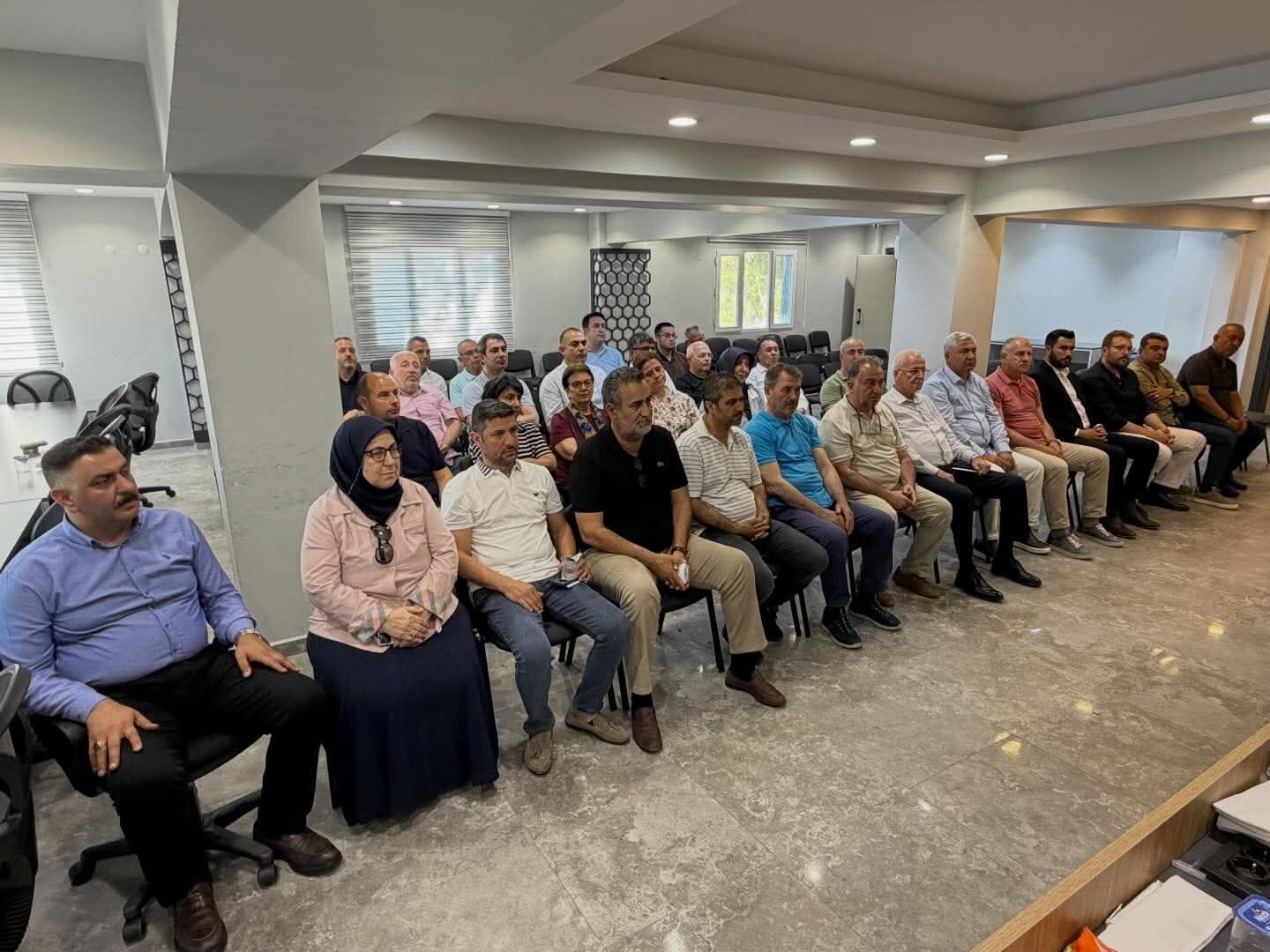 Ak Parti Aydinda Kritik Toplanti Sonrasi Dugmeye Basildi 670328 961D35