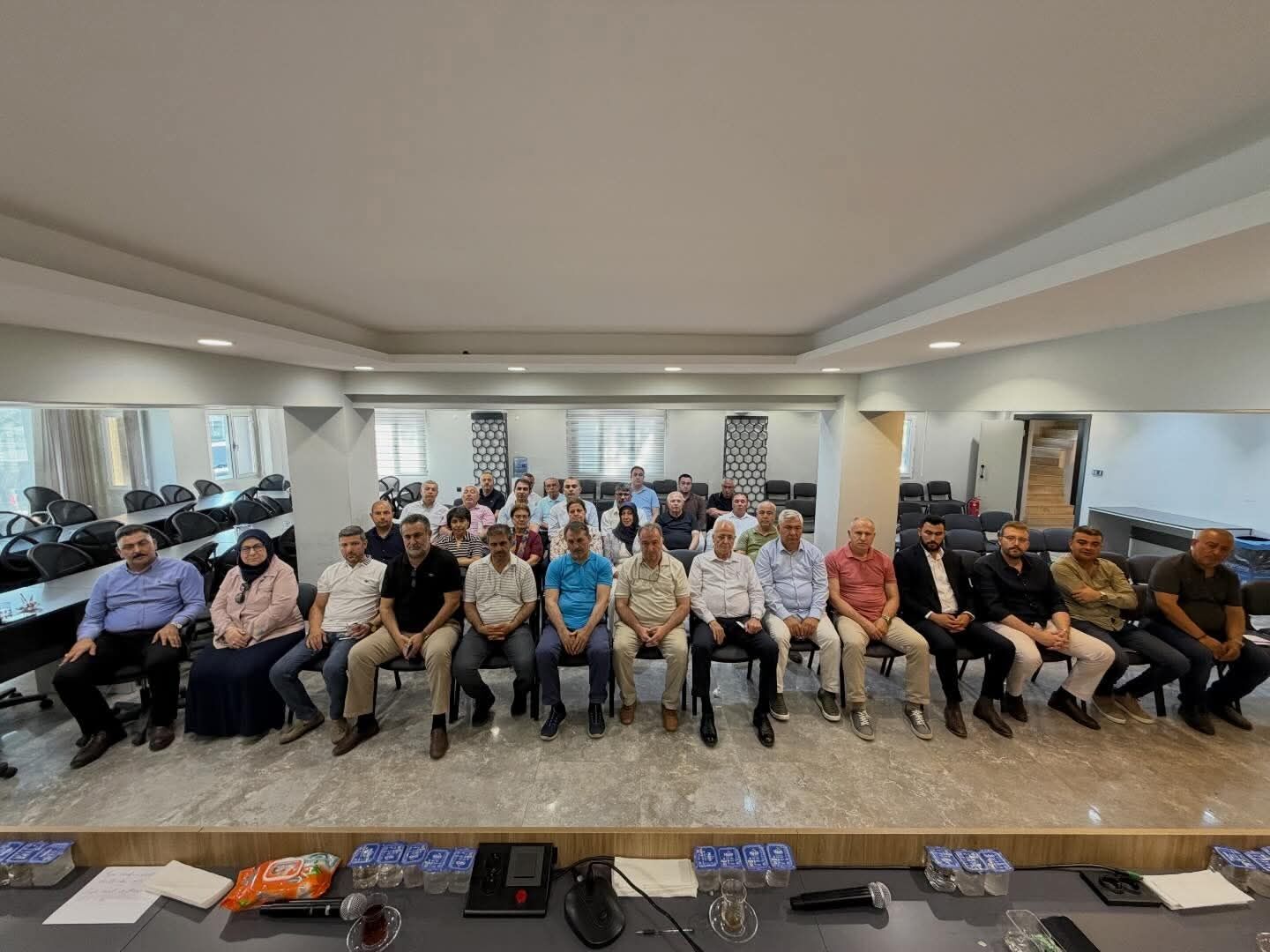 Ak Parti Aydinda Kritik Toplanti Sonrasi Dugmeye Basildi 670328 E3Cbd8