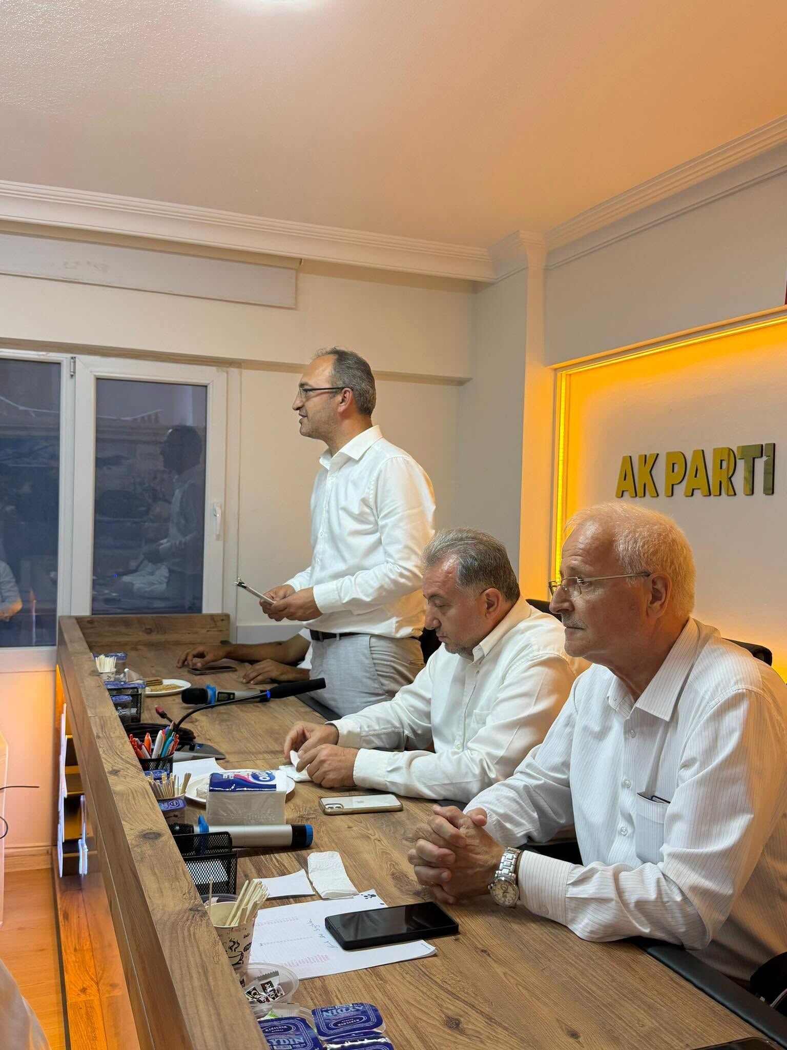 Ak Parti Didimde Daraltilmis Ilce Danisma Toplantisi Gercekl 672958 3E14A1
