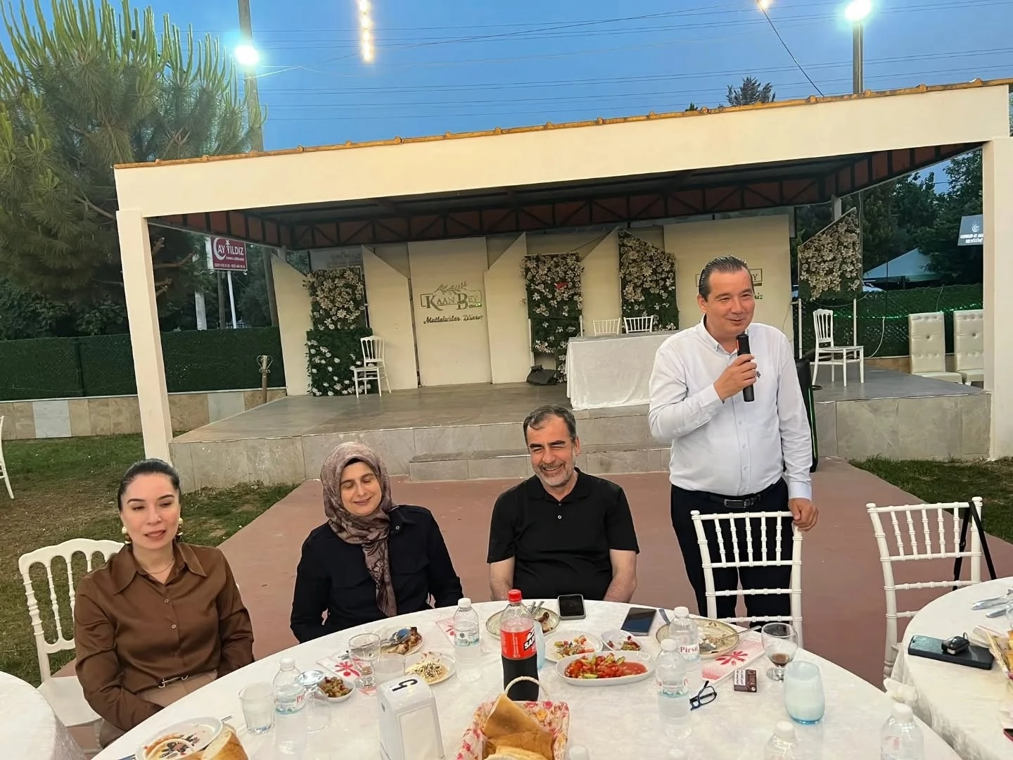 Ak Parti Efelerden Birlik Sofrasi 668706 06143E