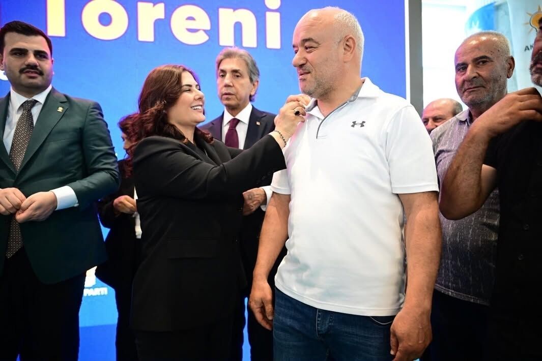 Ak Partiye Dev Katilim Gundem Oldu 674233 1Ee1D0